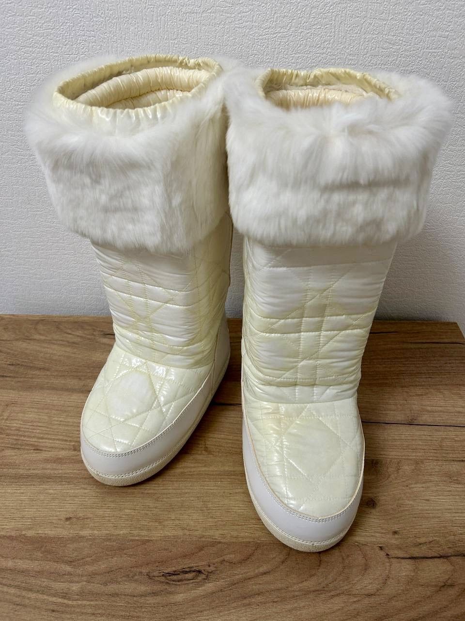 Dior Y2K Dior by John Galliano Fur Gradient Snow Pompon Boots Size US 7 / IT 37 - 3 Thumbnail