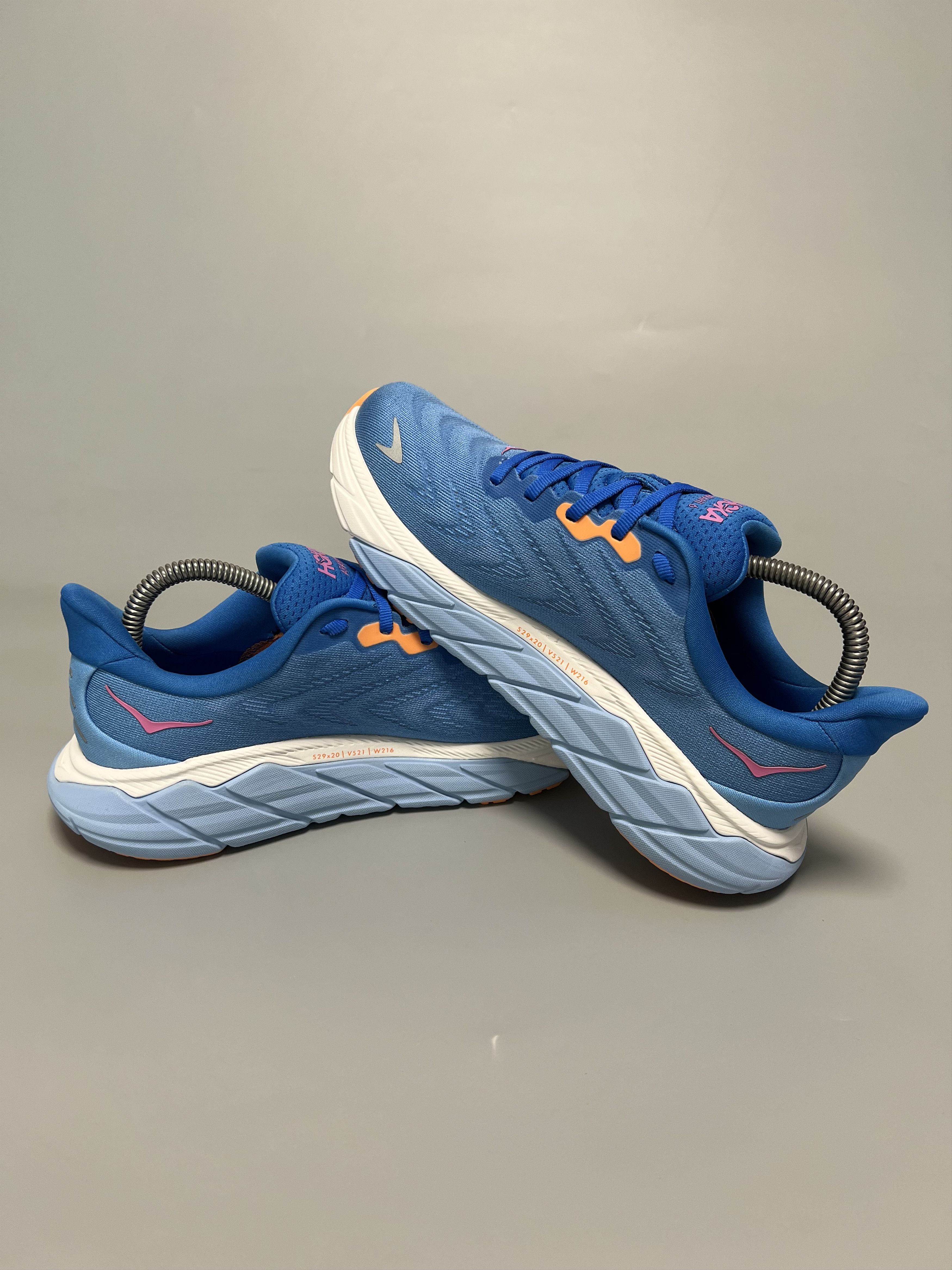 Hoka 7B Hoka One One Arahi 6 Running Shoes 1123195-AACS Size US 7 / IT 37 - 5 Thumbnail