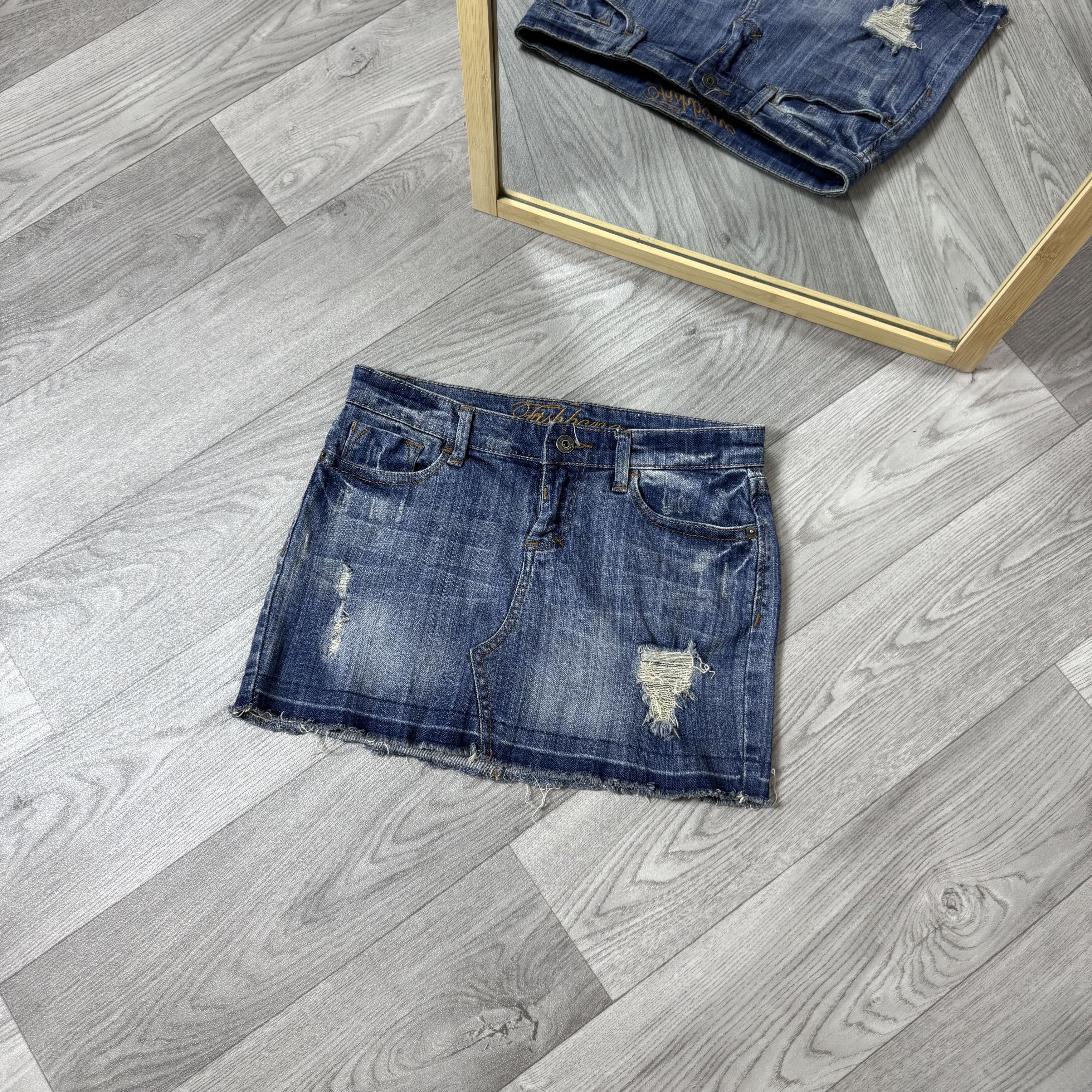 Vintage Vintage Fishbone Y2K Denim Faded Low Rise Blue Mini Skirt XS Size 24" / US 00 / IT 34 - 1 Thumbnail