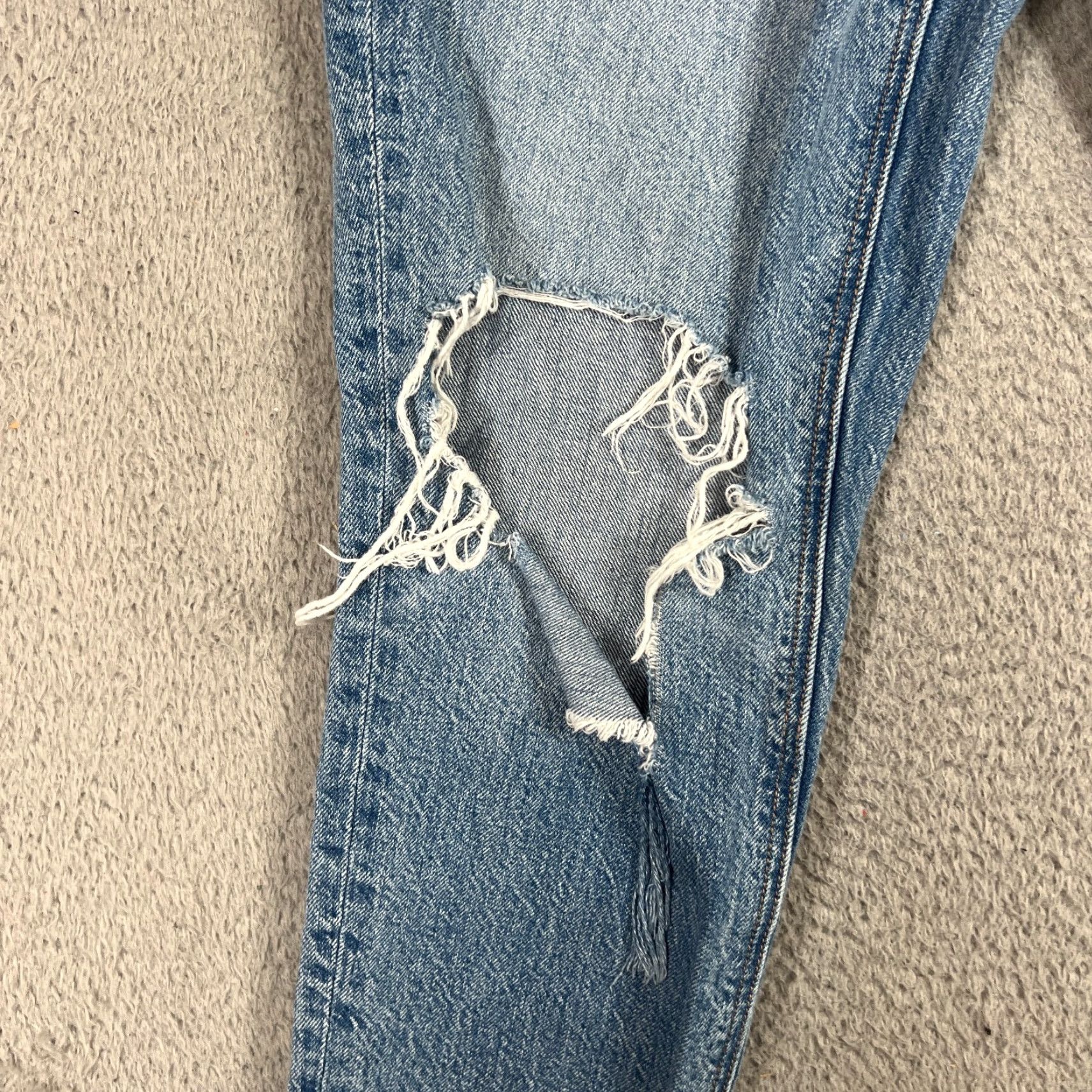 American Eagle Outfitters American Eagle Mom Jeans Women's Size 2 Light Wash Distressed 29" Inseam Blue Denim Size 26" / US 2 / IT 38 - 2 Thumbnail