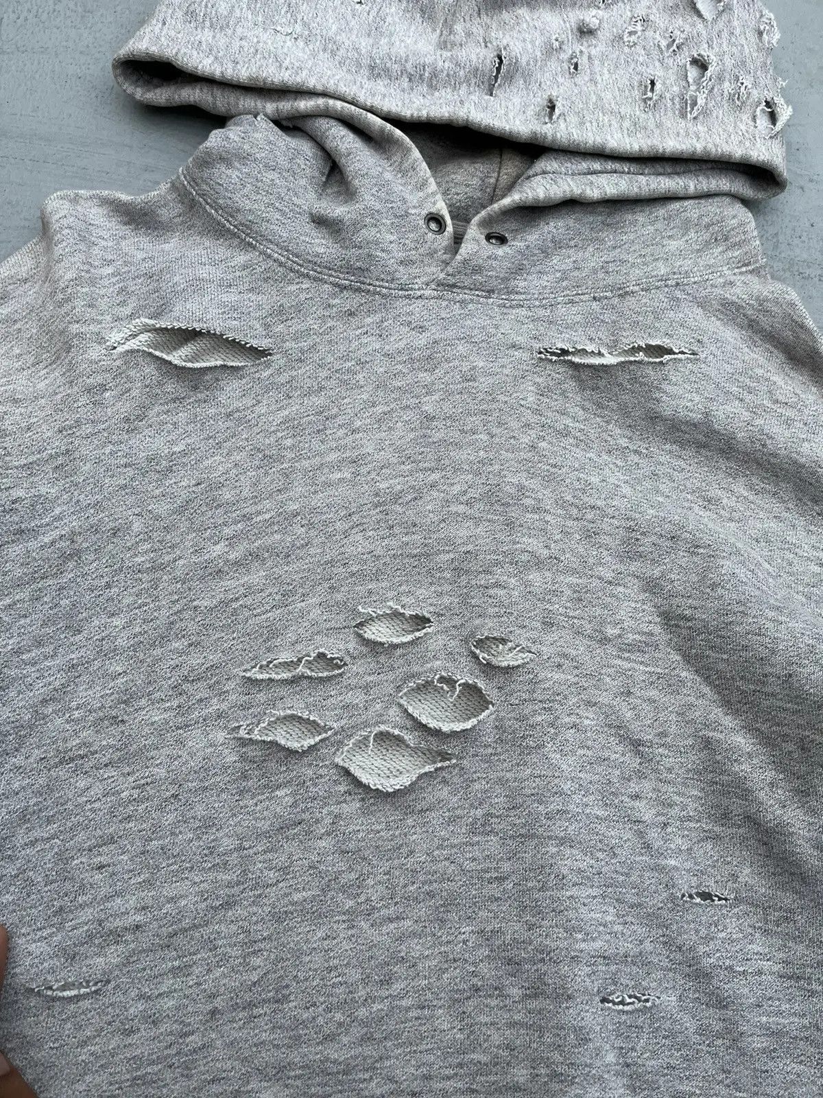 Uniqlo Distressed Uniqlo Hoodie Size US S / EU 44-46 / 1 - 3 Thumbnail