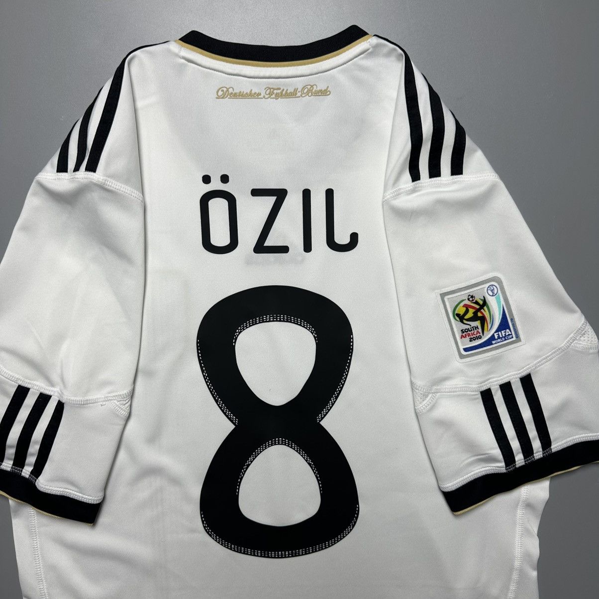 Vintage GERMANY ADIDAS 2010 WORLD CUP FOOTBALL JERSEY #8 OZIL Size US M / EU 48-50 / 2 - 10 Thumbnail
