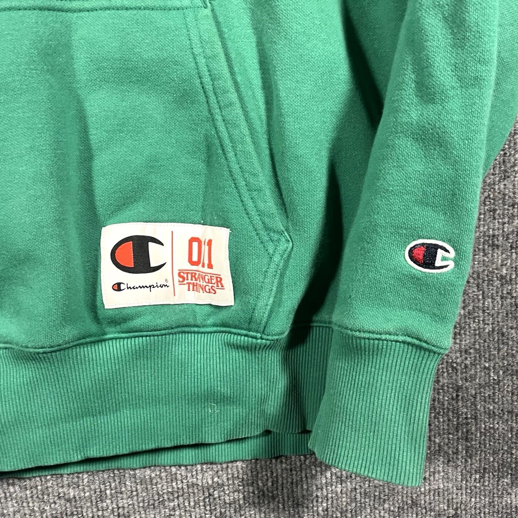 Champion Champion Stranger Things Hawkins High Hoodie Adult S Green Graphic Pullover Hooded Pockets 80s TV Size US S / EU 44-46 / 1 - 3 Thumbnail