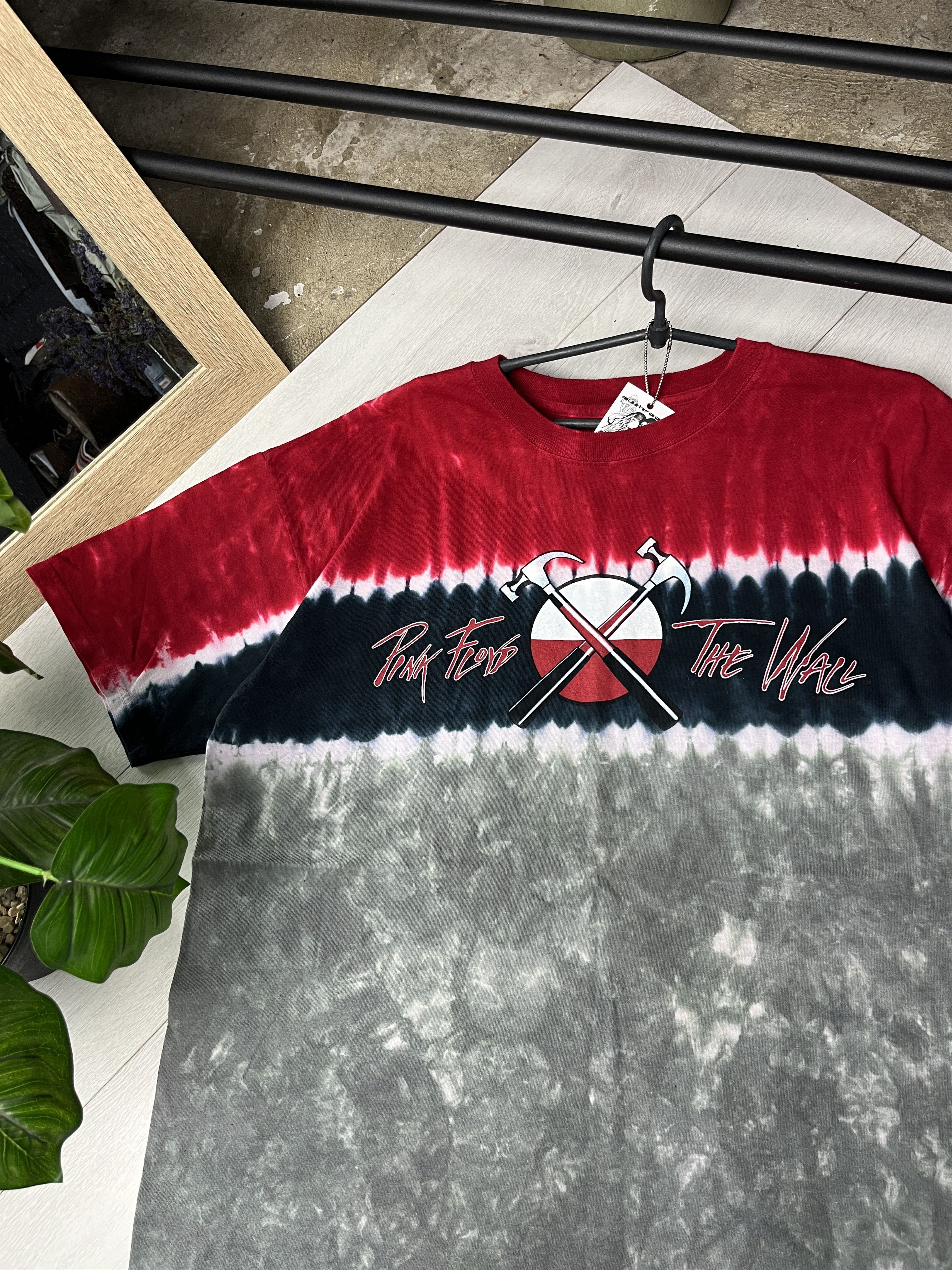 Vintage 2000s PINK FLOYD "THE WALL" TIE DYE TEE - № 918 Size US XL / EU 56 / 4 - 4 Thumbnail