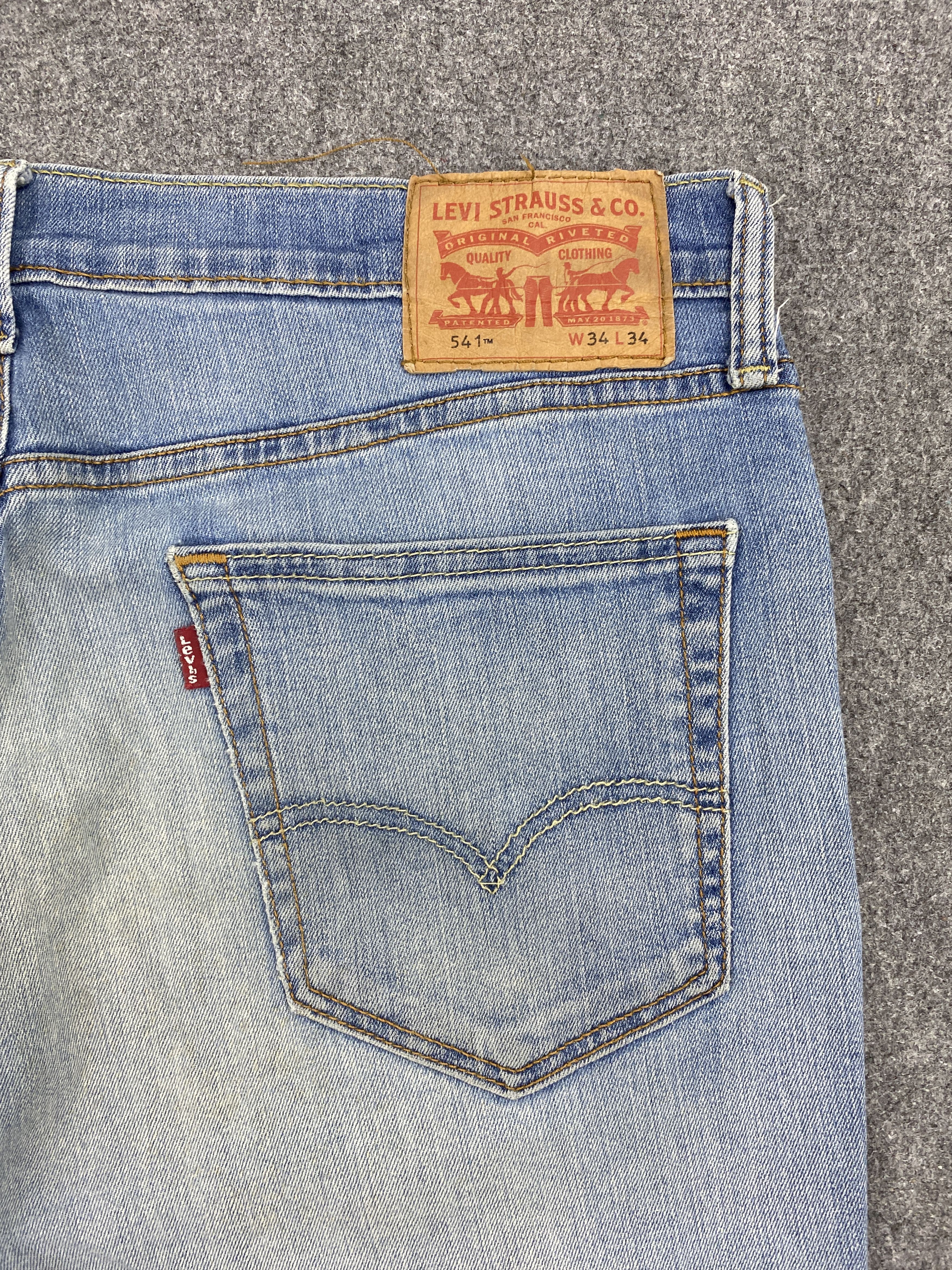 Levi's × Vintage Vintage Levis 541 Blue Faded Jeans Size US 35 - 15 Thumbnail