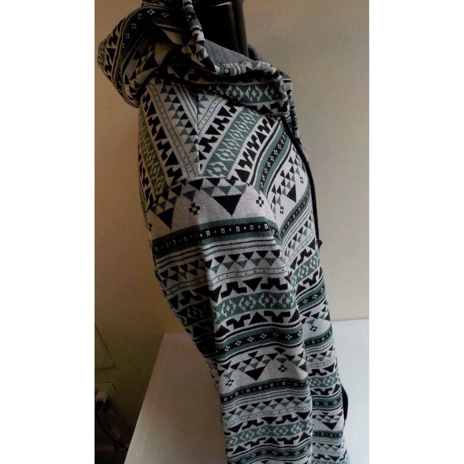Vintage ON THE BYAS LS Hooded Pullover Aztec Print Shirt Gray Green Black XL Adult Pullover Hooded Kangaroo Pocket Mens Aztec 90s Era Style Size US L / EU 52-54 / 3 - 3 Thumbnail