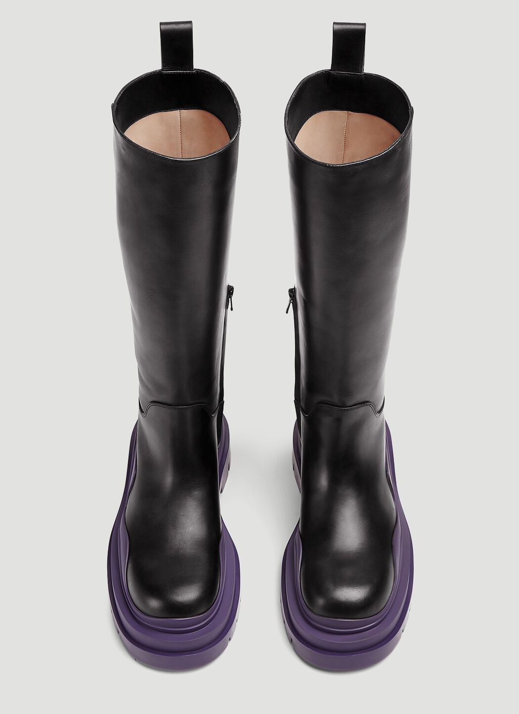 o1n1vont0924 Purple Sole Tire Boot in Black