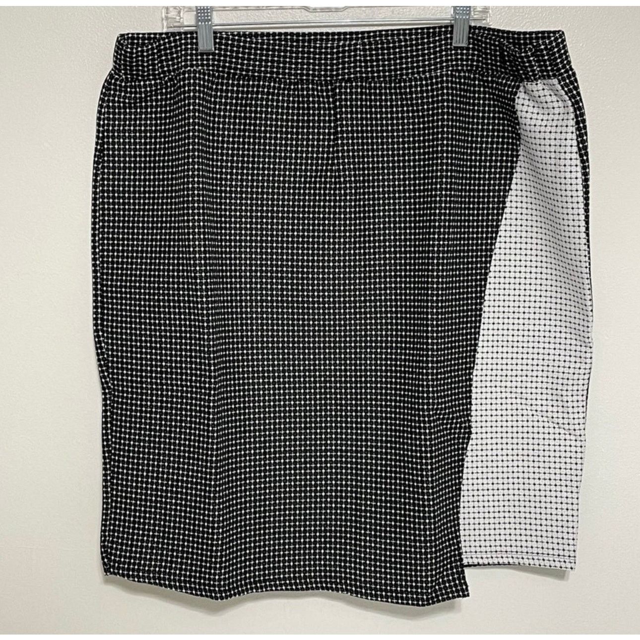 Other JESSICA LONDON Black & White Box Plaid Skirt Size 18/20 NWT Size 40" / US 18 - 9 Thumbnail