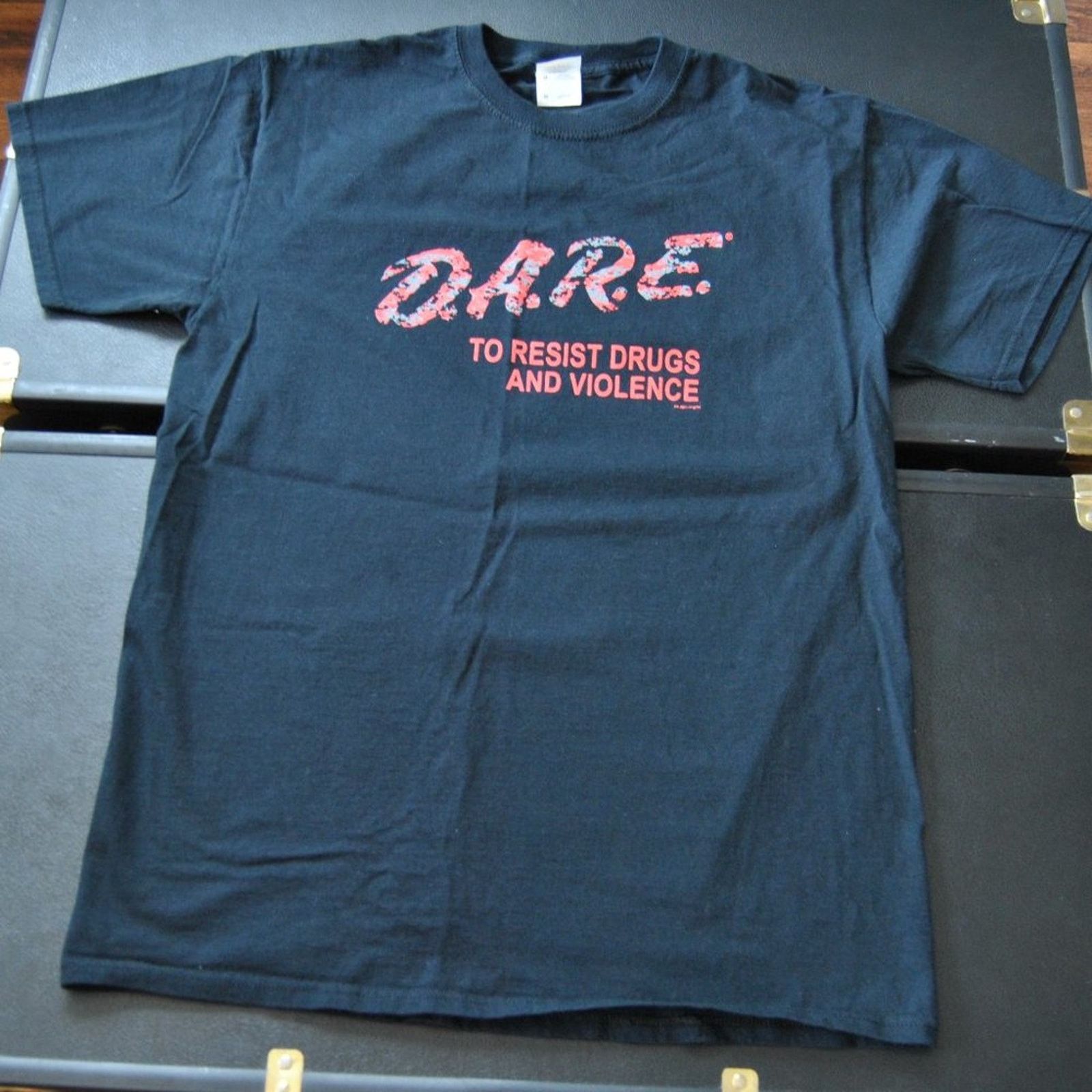 Fruit Of The Loom DARE to Resist Drugs & Violence Shirt Medium Black & Red Size US M / EU 48-50 / 2 - 1 Thumbnail
