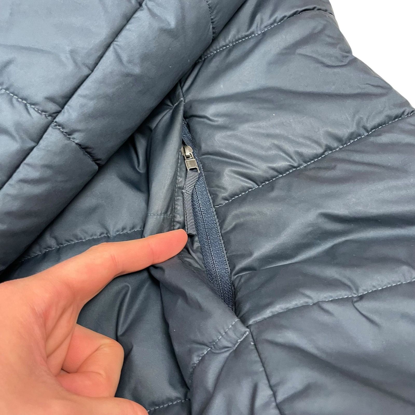 Patagonia Patagonia Women's Gray Full Zip Hooded Puffer Jacket Large Size L / US 10 / IT 46 - 4 Thumbnail