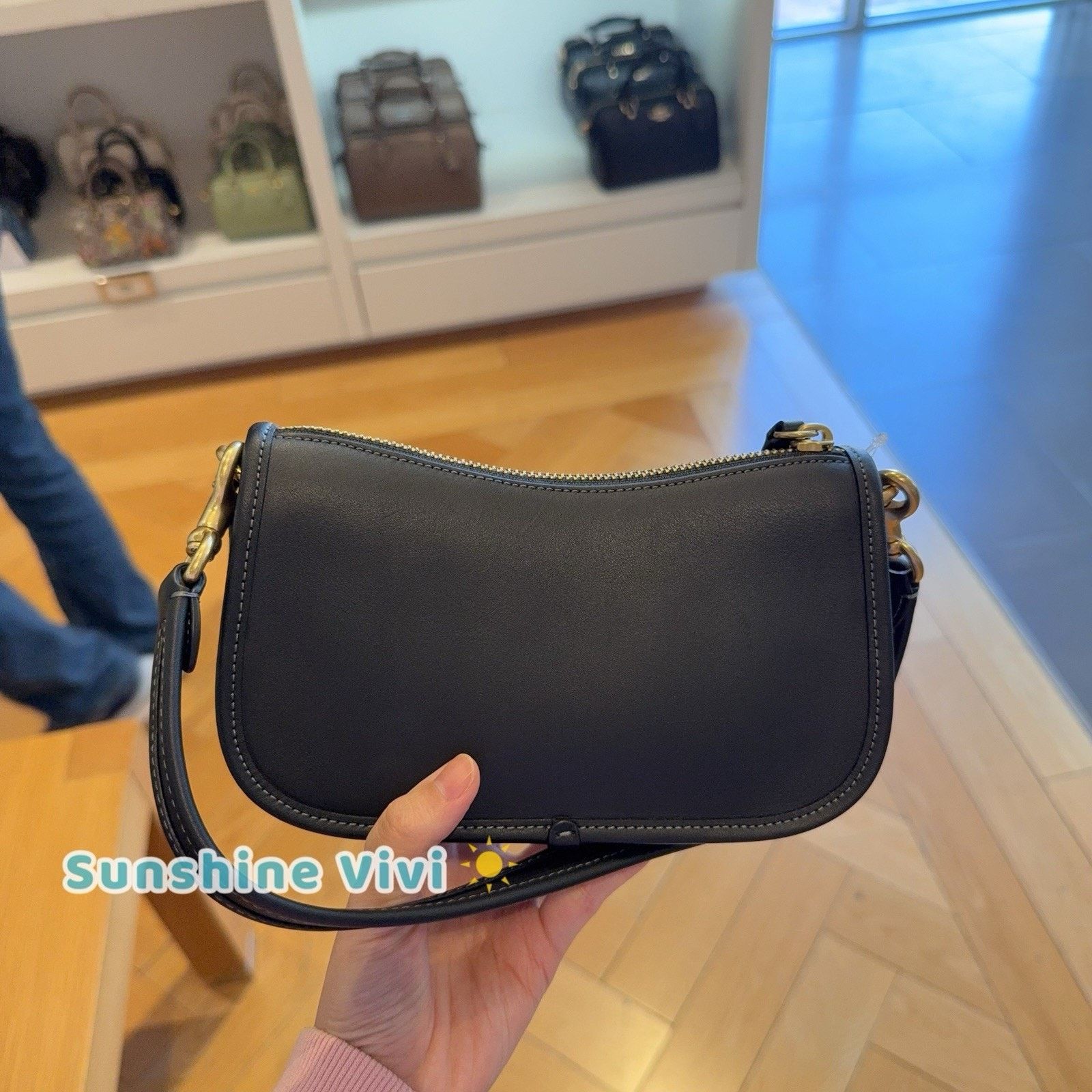 Coach NWT COACH Swinger Bag 20 Black C2643 Glovetanned leather Size ONE SIZE - 5 Thumbnail