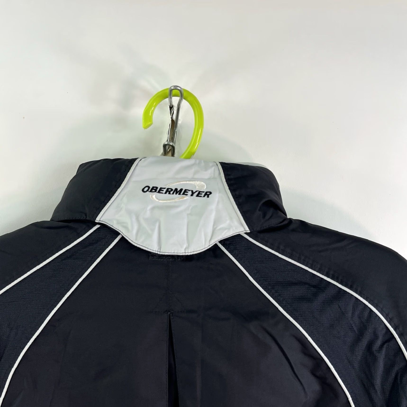 Obermeyer VINTAGE Ridgeline X4 Duroguard Ski Jacket Women’s Size 6 Black/White Obermeyer Jacket (Geometric) Women's Ski Coat Size M / US 6-8 / IT 42-44 - 5 Thumbnail