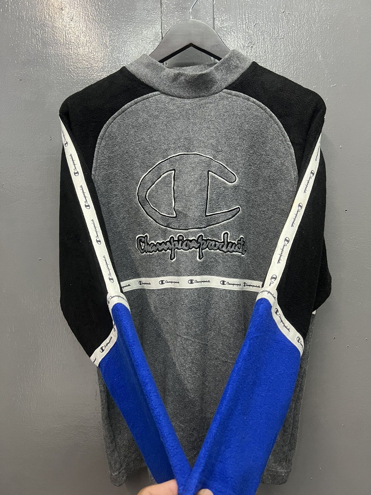 Champion VINTAGE CHAMPION SWEATSHIRT Size US L / EU 52-54 / 3 - 5 Thumbnail