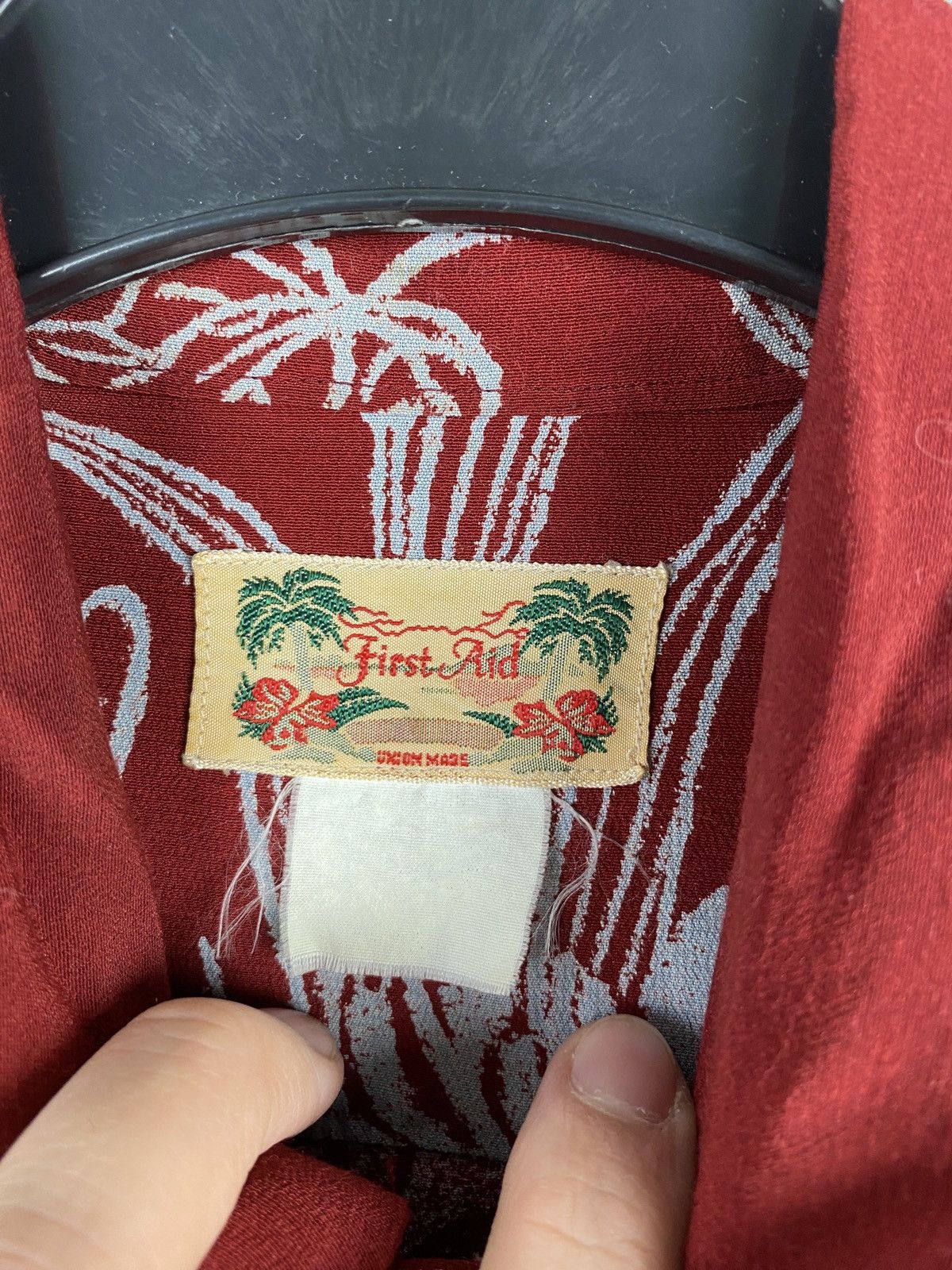 Vintage Men’s First Aid Shirt Button Up Hawaii Size Large Size US L / EU 52-54 / 3 - 9 Thumbnail