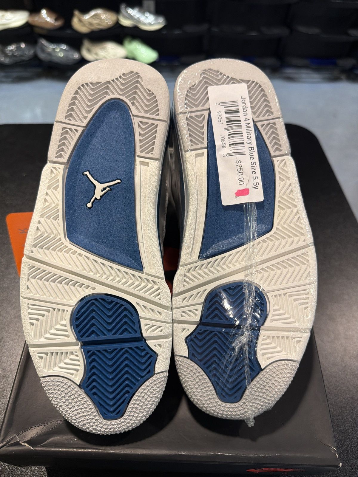 Jordan Brand Jordan 4 Military blue Size-5.5y Brand New Quick Shipping Size US 5.5 / EU 38 - 6 Thumbnail