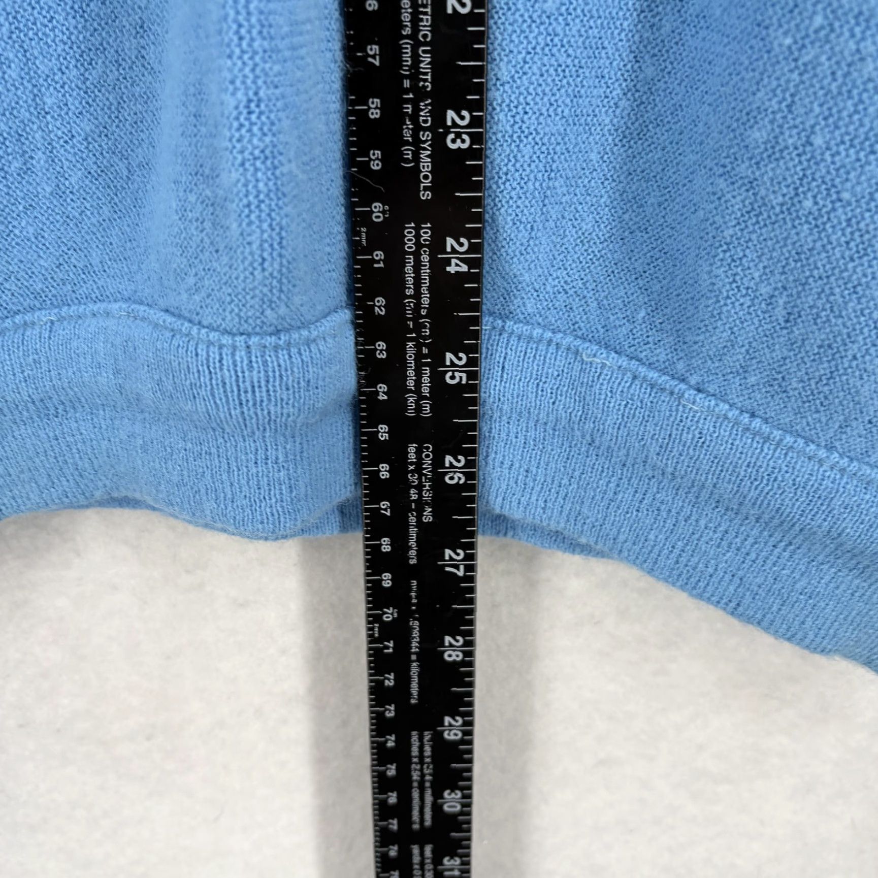 Izod VINTAGE Izod Lacoste Sweater Mens Large Blue V-Neck Croc Logo Pullover Preppy Size US L / EU 52-54 / 3 - 6 Thumbnail