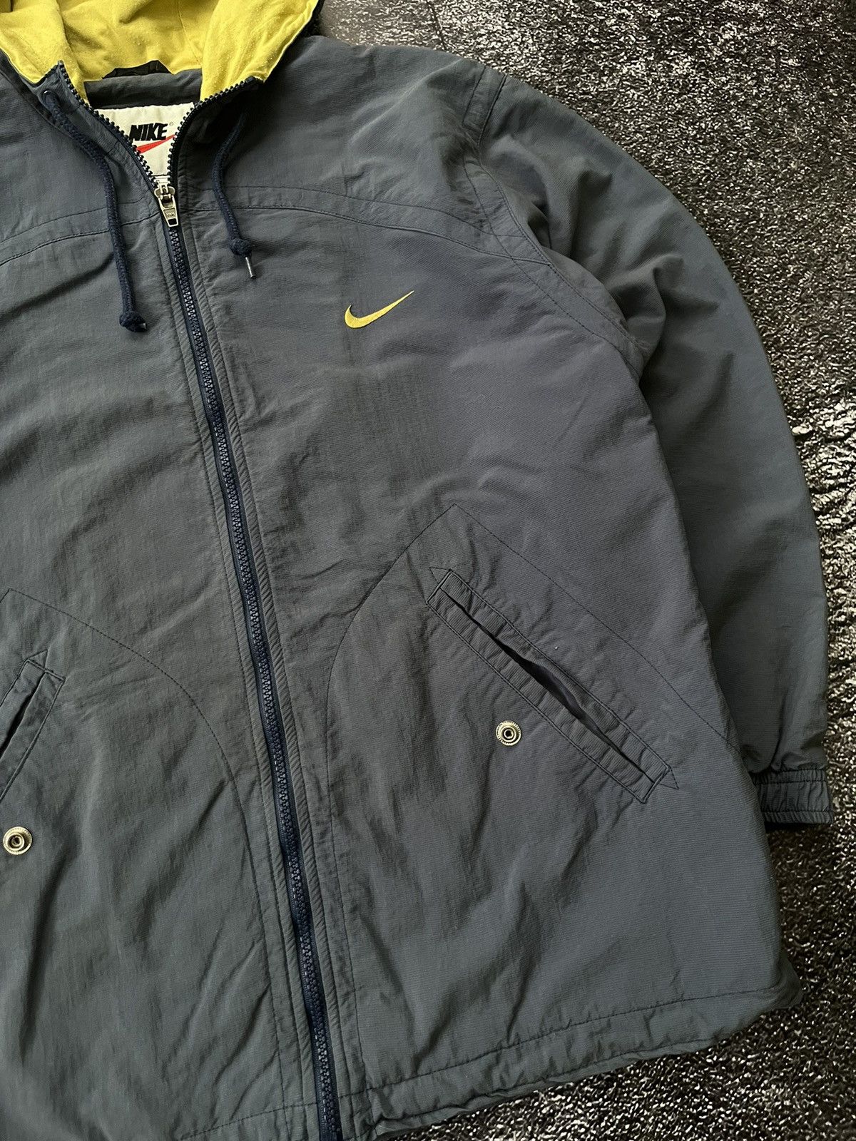 Nike Vintage Nike Y2K Big Swoosh Faded Jacket Size M / US 6-8 / IT 42-44 - 7 Thumbnail