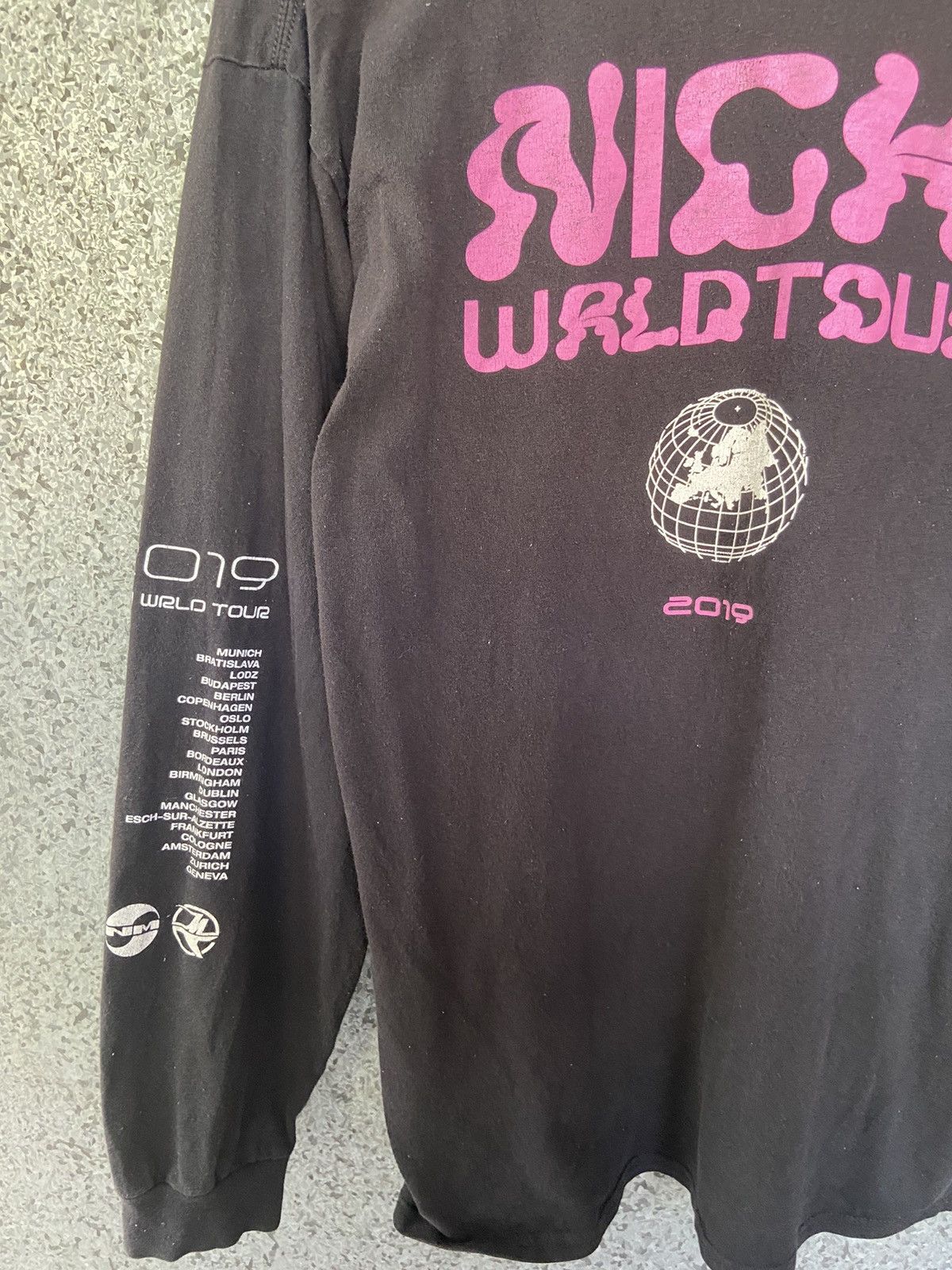 Band Tees Nicki t shirt long sleeve world tour tee Nicki Minaj Size US M / EU 48-50 / 2 - 4 Thumbnail