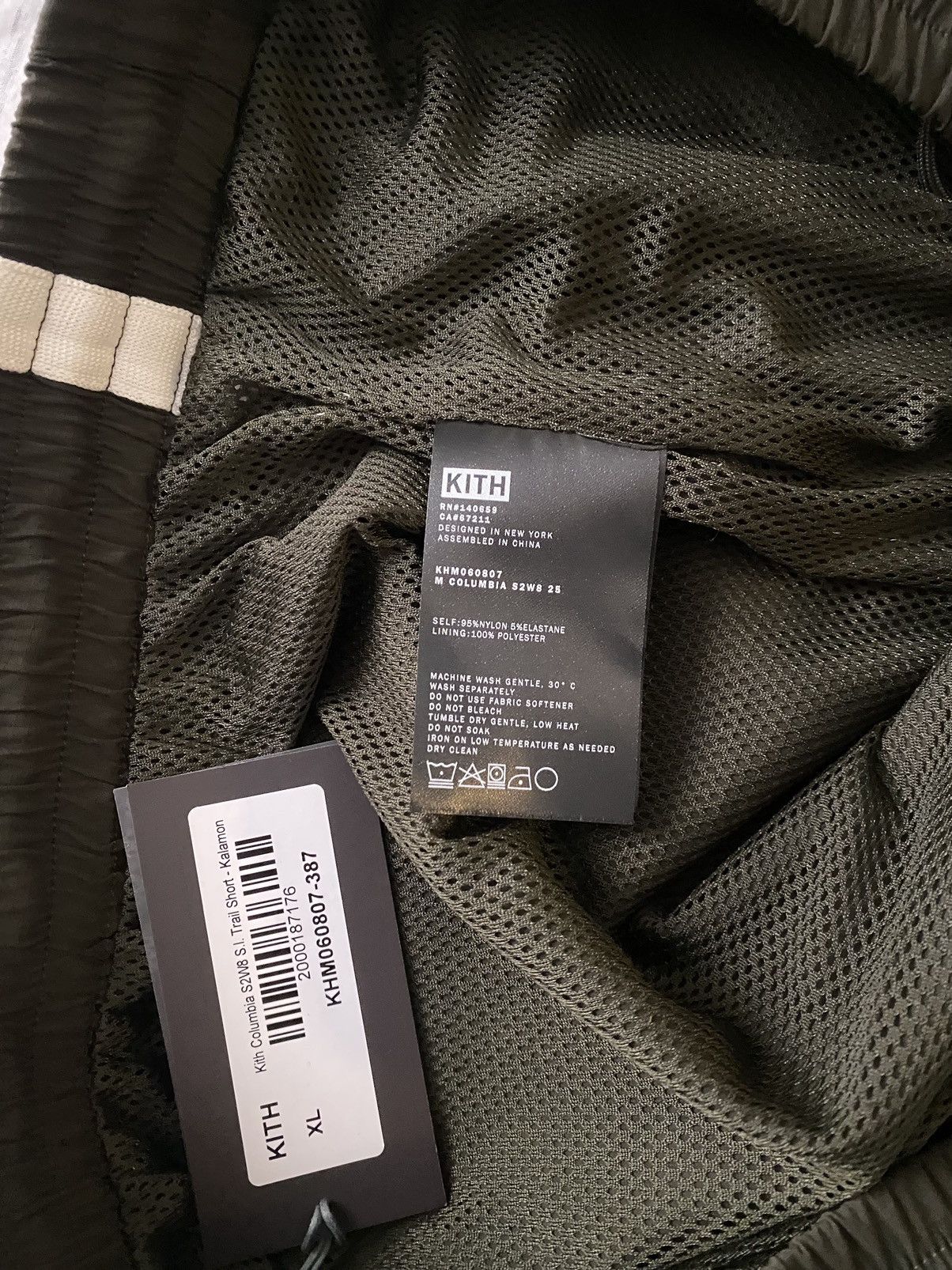 Columbia × Kith Kith x South2West8 x Columbia Zipped Trail Short NWT Size US 38 / EU 54 - 10 Thumbnail
