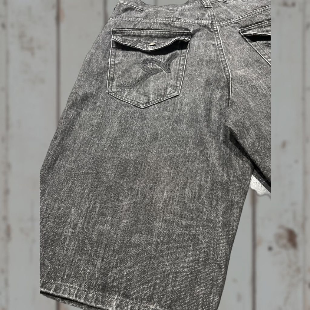 Rocawear VINTAGE Rocawear Bermuda Shorts Mens 40 Black Denim 90s Grunge Baggy Wide Leg Embroidered Cotton Polyester Casual Men Size US 40 / EU 56 - 1 Thumbnail