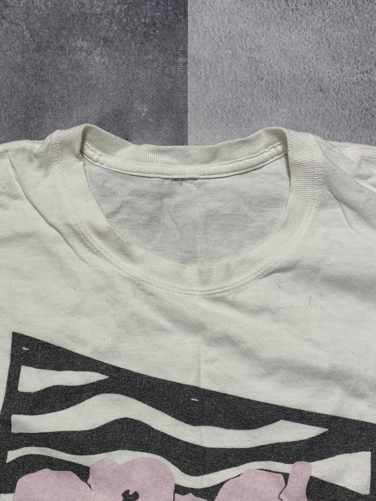 Band Tees Vintage Y2K Drool tee big logo streetwear size L Size US L / EU 52-54 / 3 - 5 Thumbnail