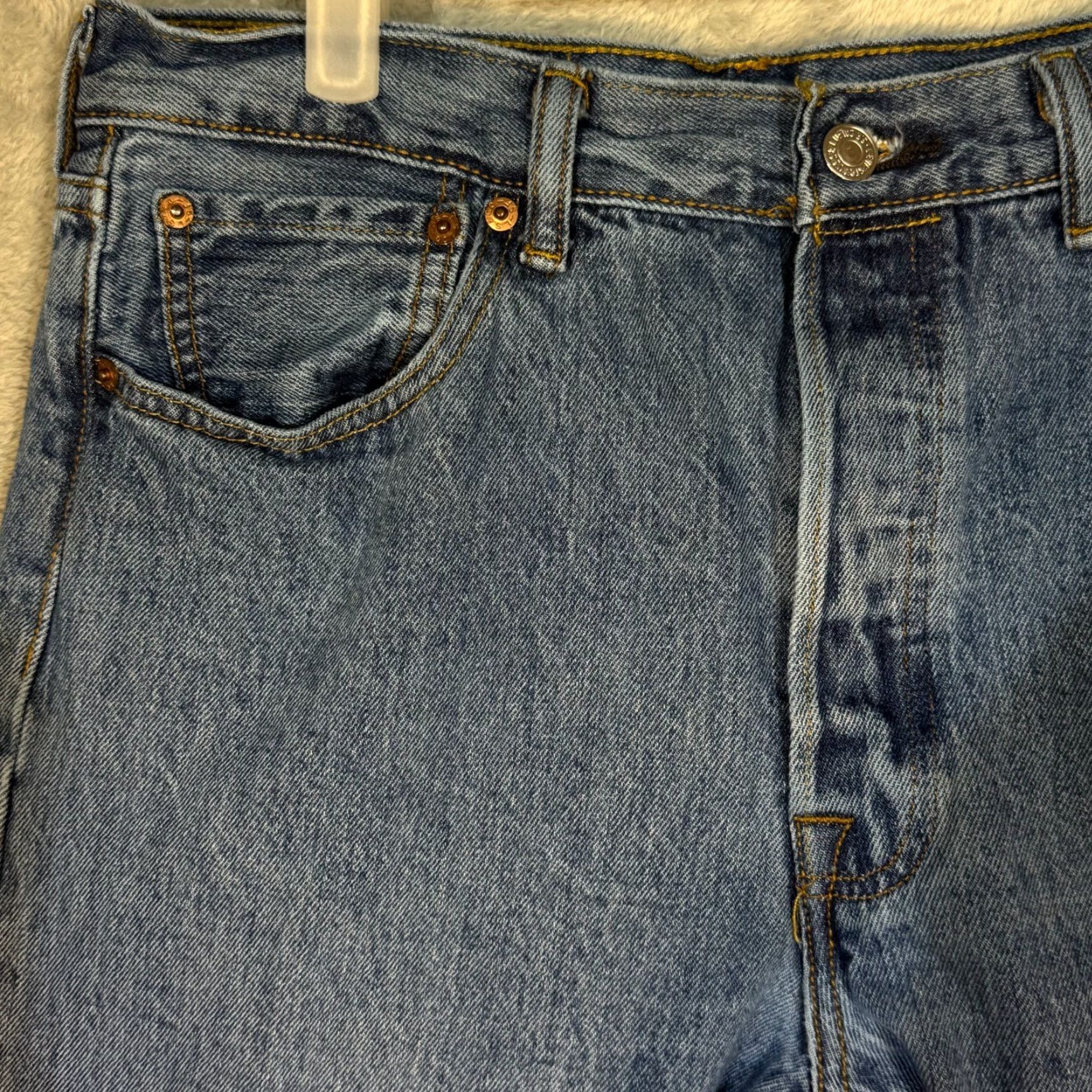 Levi's VINTAGE Levi’s 501 Mens Jeans 34x30 Blue Denim Medium Wash Button Fly Straight Leg Size US 34 / EU 50 - 3 Thumbnail