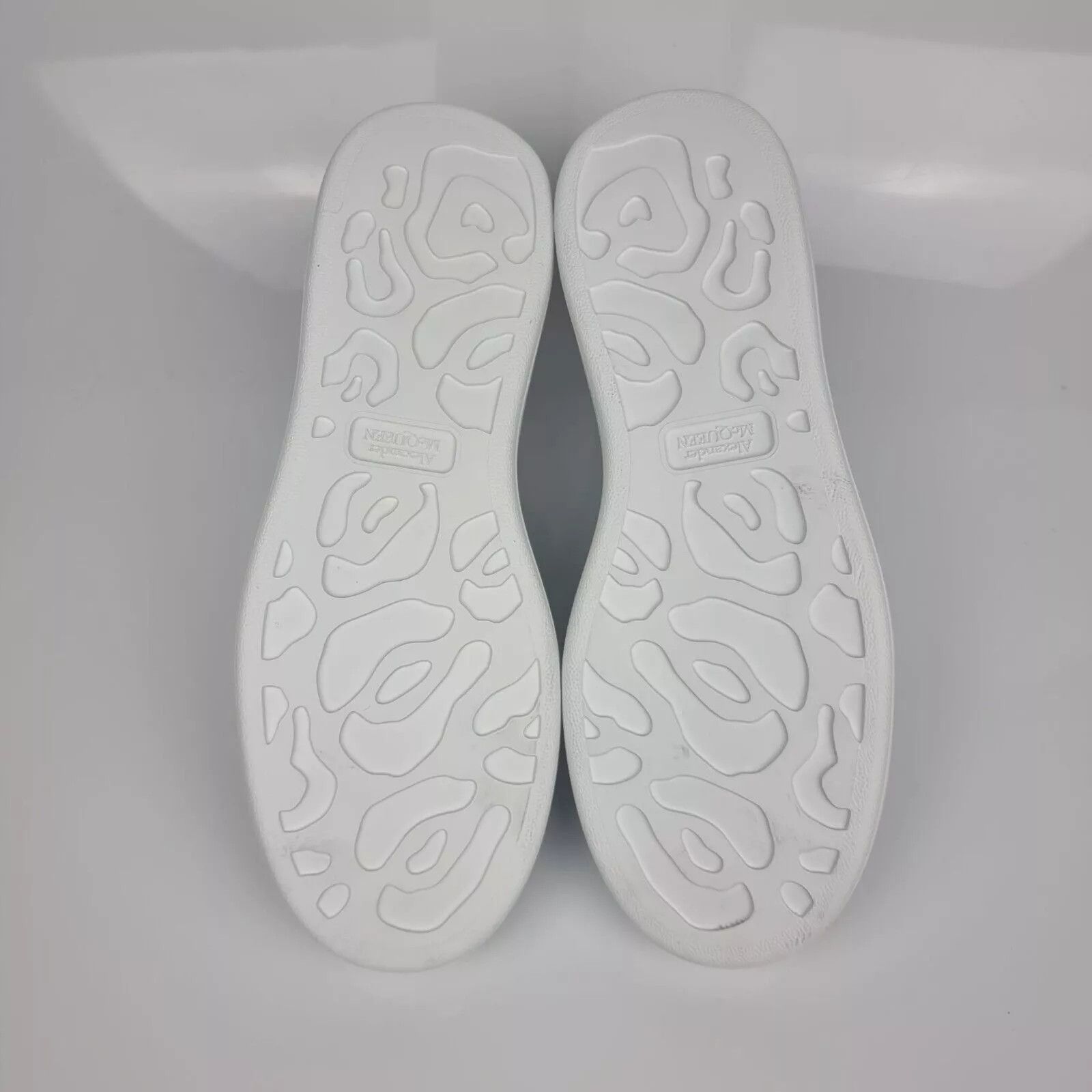 Alexander McQueen ALEXANDER MCQUEEN Larry Oversized White Leather Sneakers Size US 6.5 / EU 39-40 - 5 Thumbnail