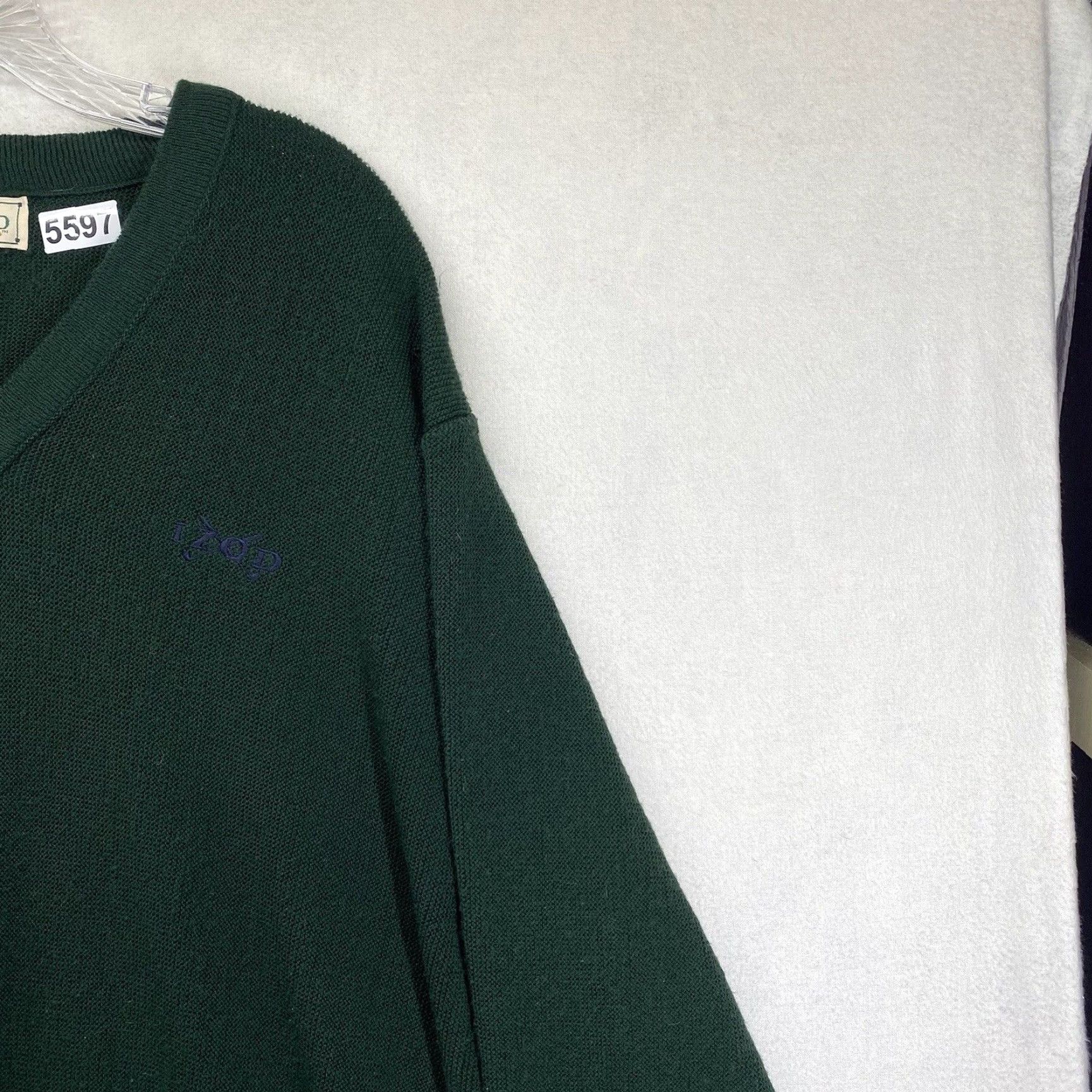 Izod VINTAGE Izod Sweater Men Large Green V-Neck Golf Knit Pullover Acrylic Casual Size US L / EU 52-54 / 3 - 6 Thumbnail