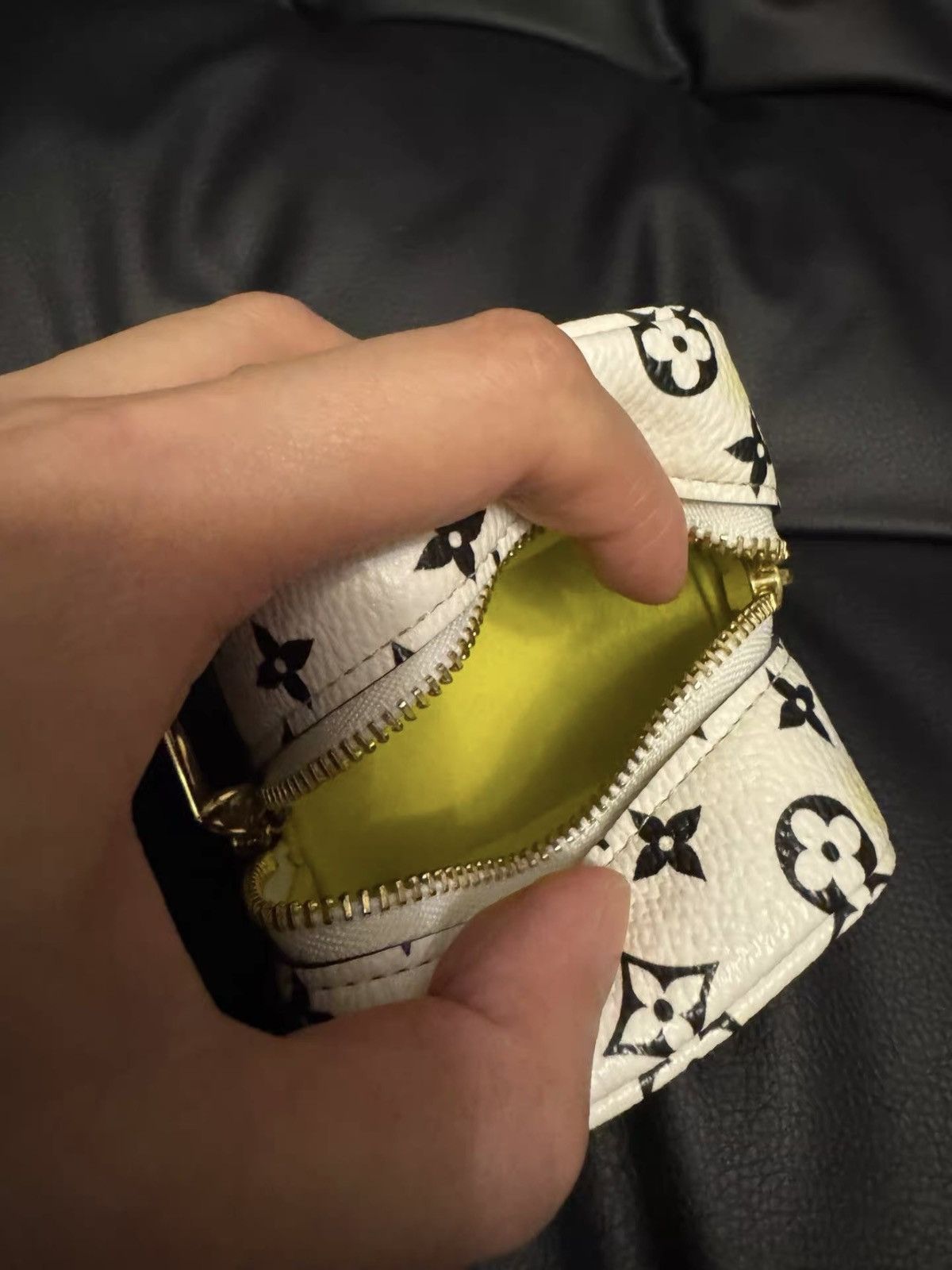 Louis Vuitton Louis Vuitton Monogram Giant Cube coin pouch bag Size ONE SIZE - 10 Thumbnail