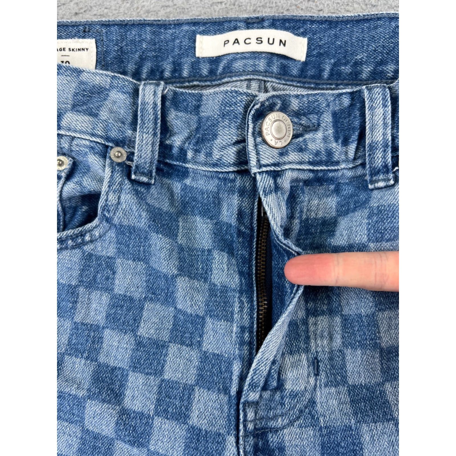 Pacsun Pacsun Women's Denim Cut-Off Shorts Size 30 Blue Check Pattern Cotton Blend 5-Inch Inseam Regular Fit Size 30" / US 8 / IT 44 - 6 Thumbnail