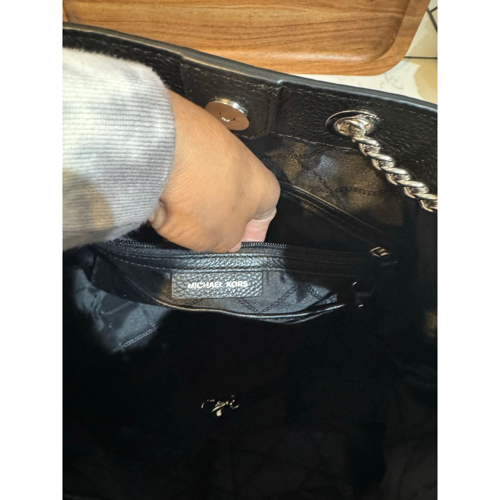 Michael Kors Michael Kors Alanis Pebbled Leather Bucket shoulder Bag Size ONE SIZE - 15 Thumbnail