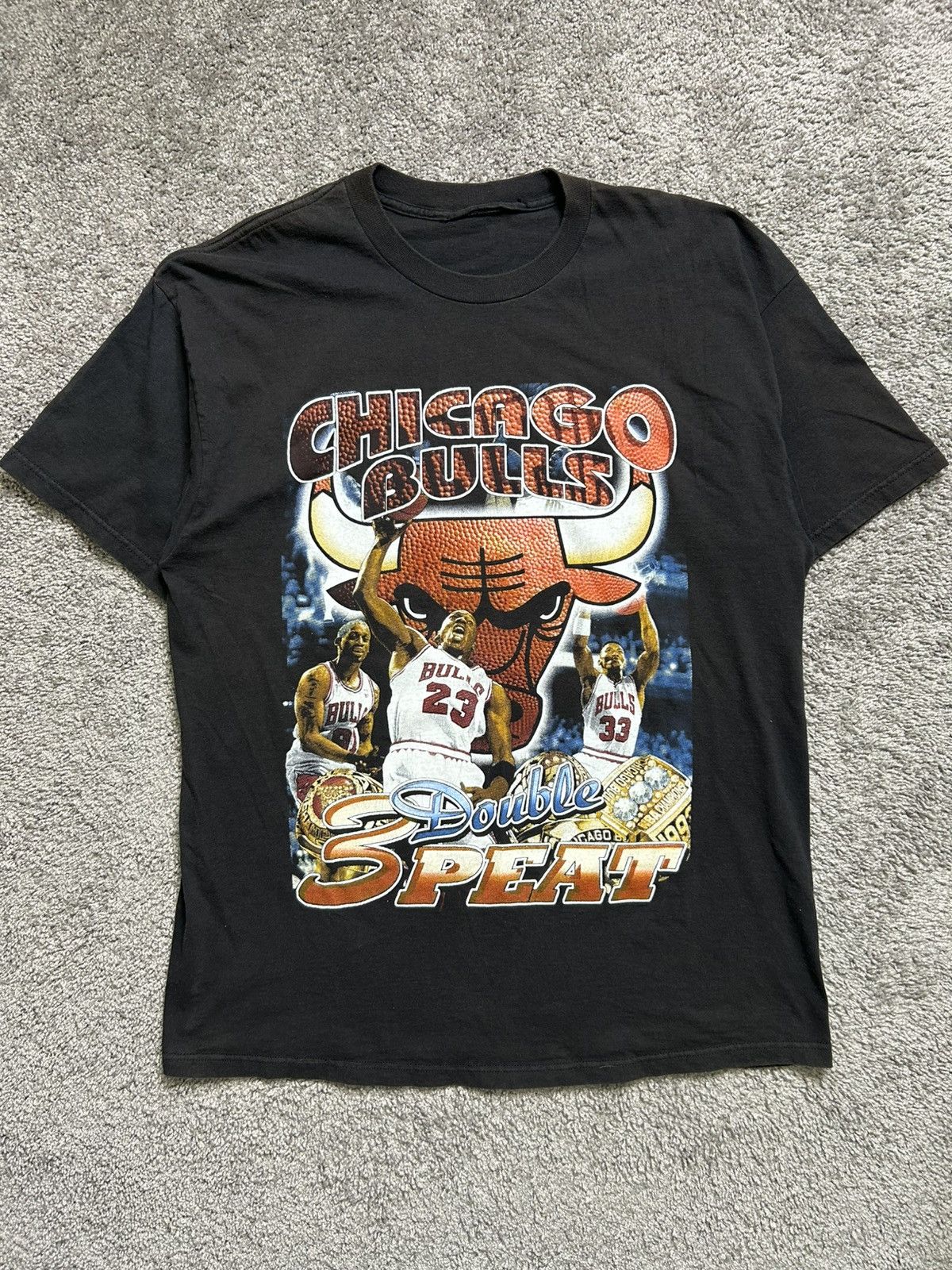 Vintage Vintage 90s Chicago Bulls Rap Tee Jordan Rodman 3 Peat Champ Size US XXL / EU 58 / 5 - 1 Thumbnail