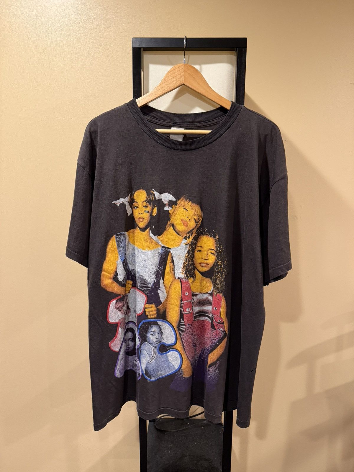 Vintage Vintage TLC “Diggin’ On You” 90’s Single Stitch Rap Tee Size US XXL / EU 58 / 5 - 5 Thumbnail