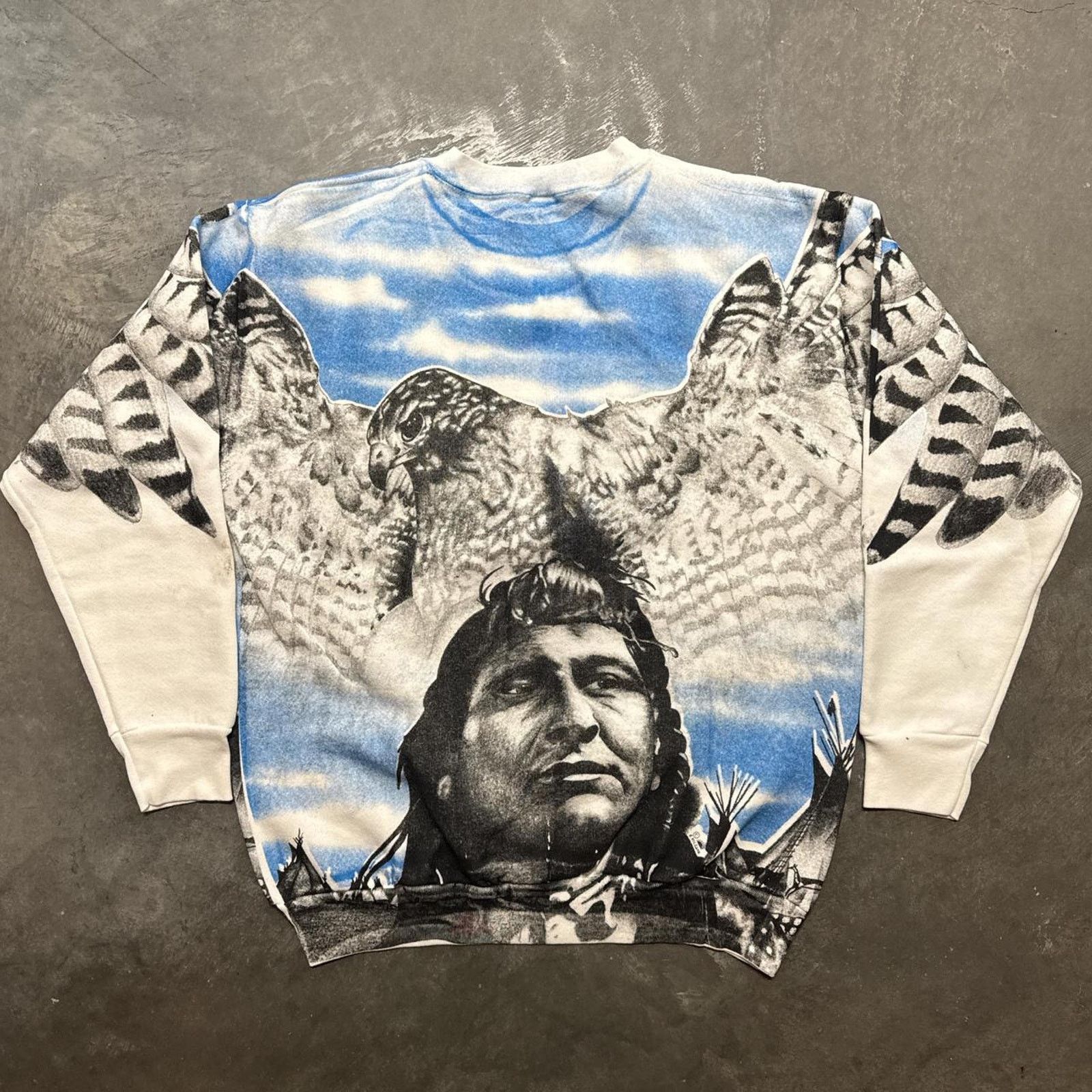 Vintage Vintage 90s AOP Native American Navajo Hawk Crewneck Size US L / EU 52-54 / 3 - 5 Thumbnail