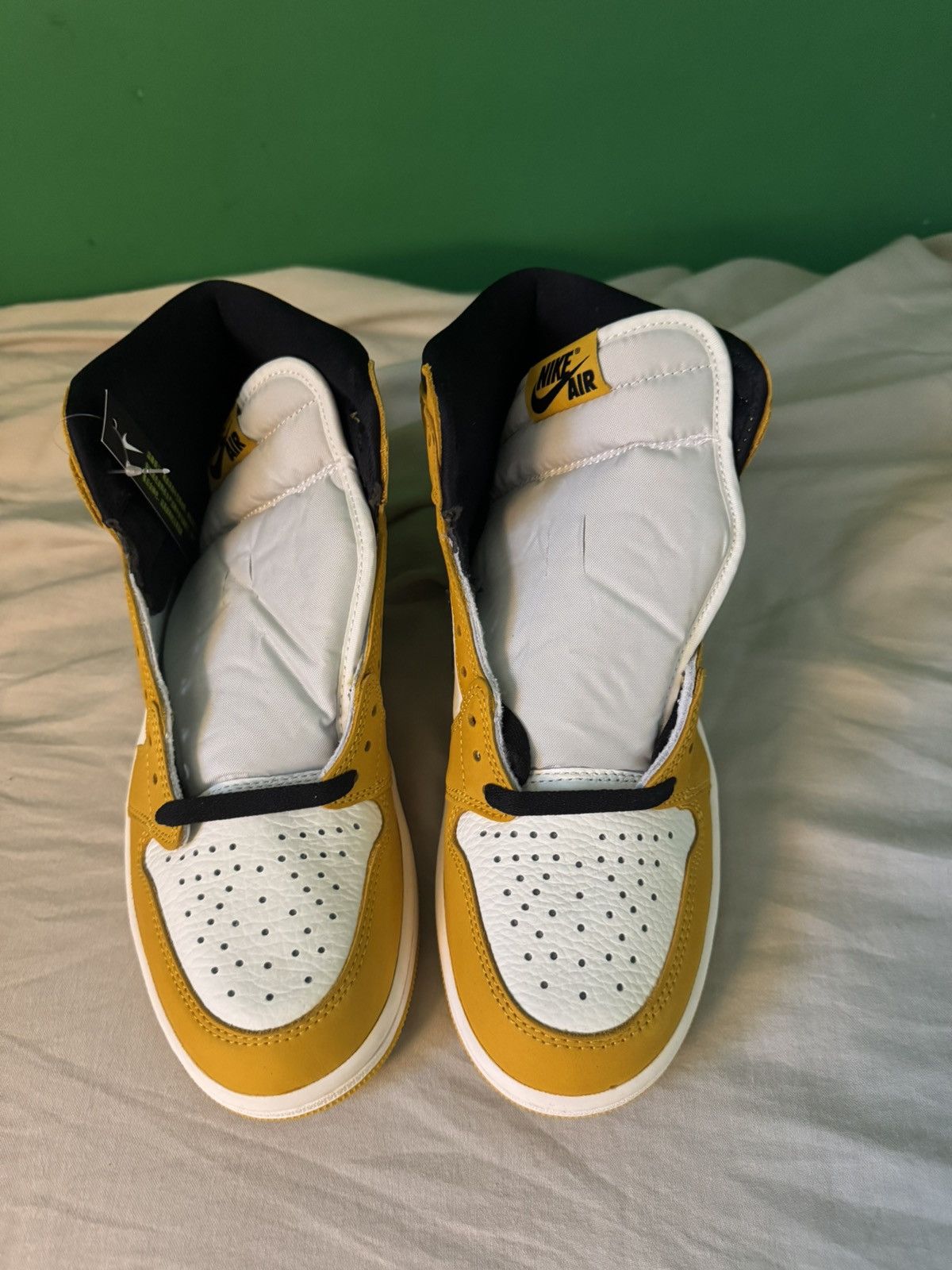 Jordan Brand Jordan 1 high yellow ochre 2024 Size US 8 / EU 41 - 4 Thumbnail