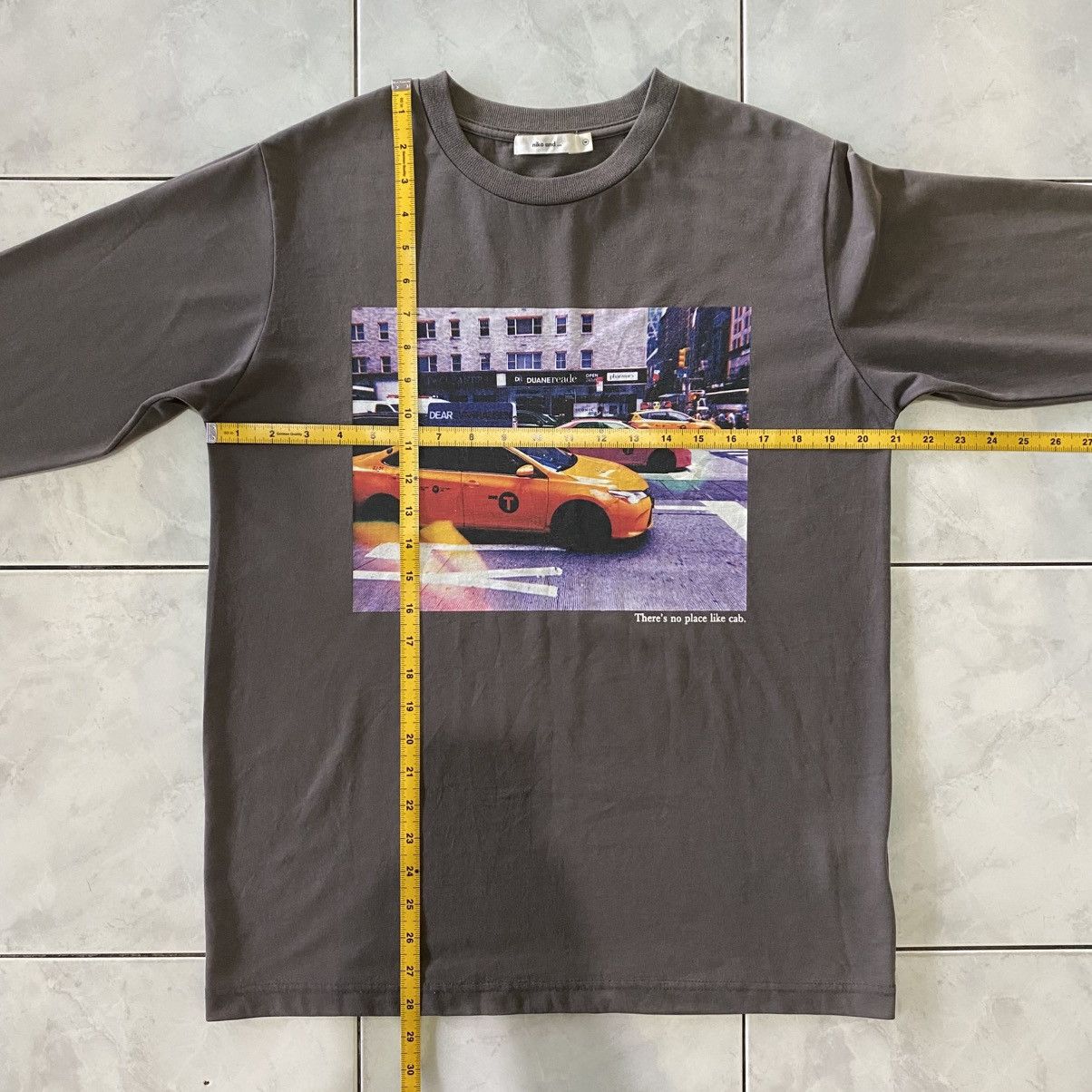Japanese Brand Niko and … NYC Yellow Taxi Cab Street Graphic Longsleeve Size US L / EU 52-54 / 3 - 18 Thumbnail