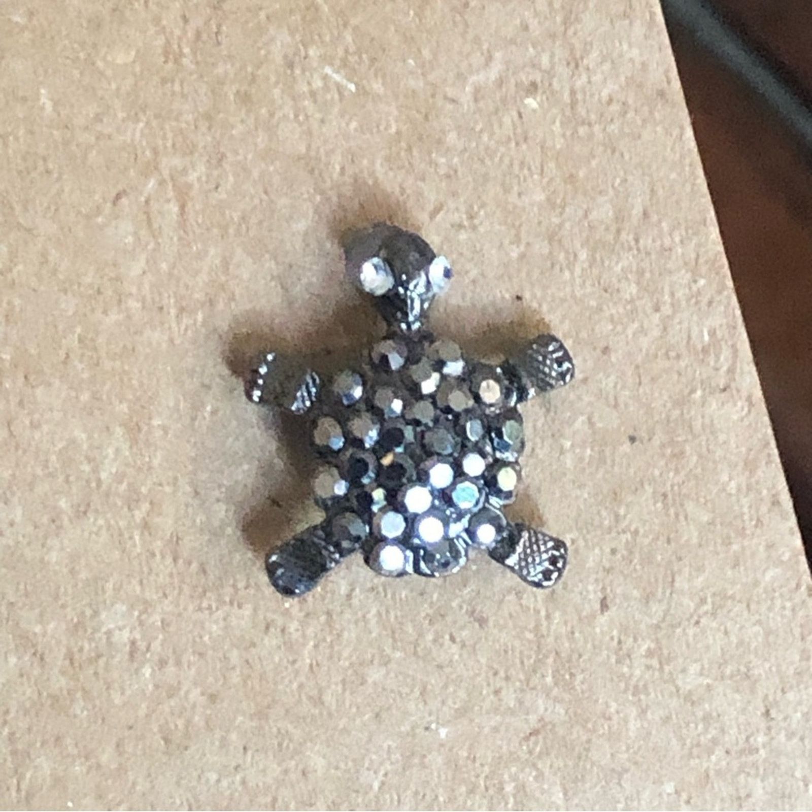 Jewelry Sparkly rhinestone turtle post earrings Size ONE SIZE - 3 Thumbnail