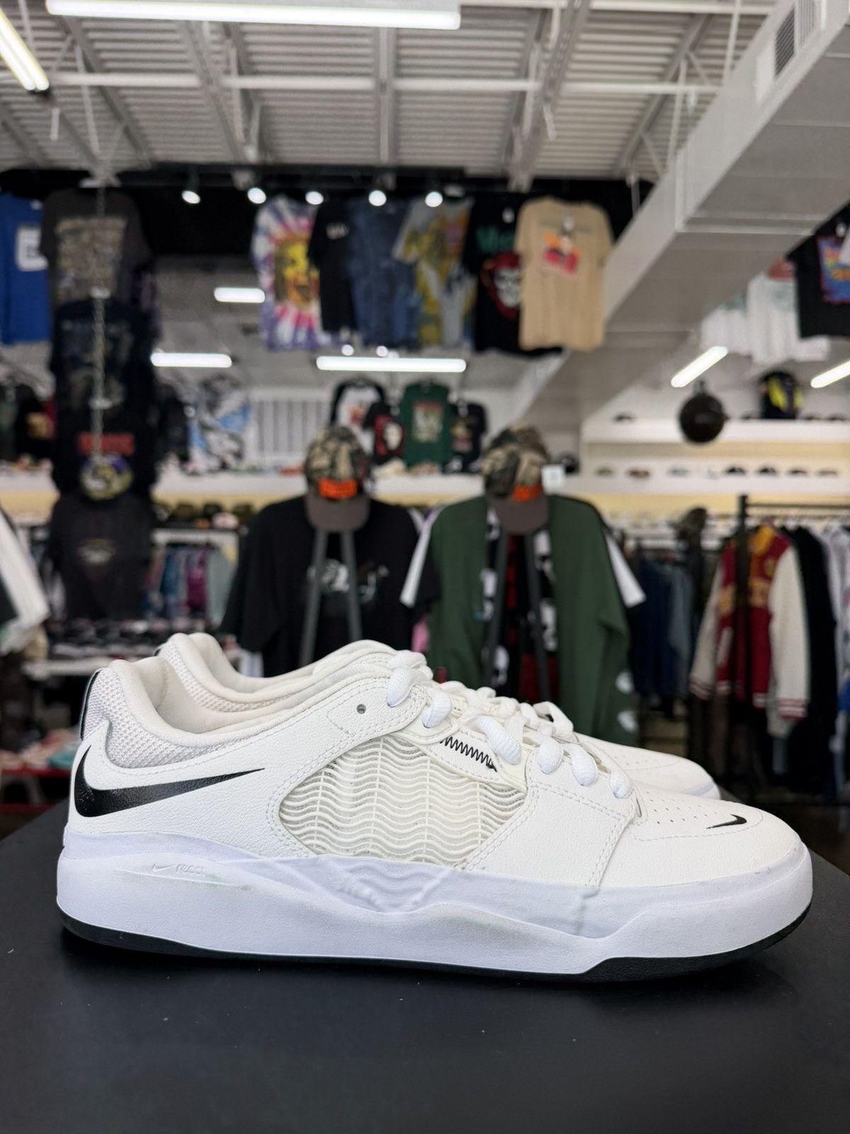 Nike Nike SB Ishod Wair White Black Size 8.5 (2022) Size US 8.5 / EU 41-42 - 6 Thumbnail