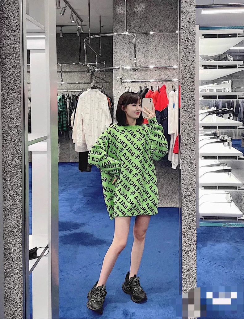 Balenciaga Balenciaga Ox Year Limited Edition Green Full Logo Sweater Size US XS / EU 42 / 0 - 9 Thumbnail