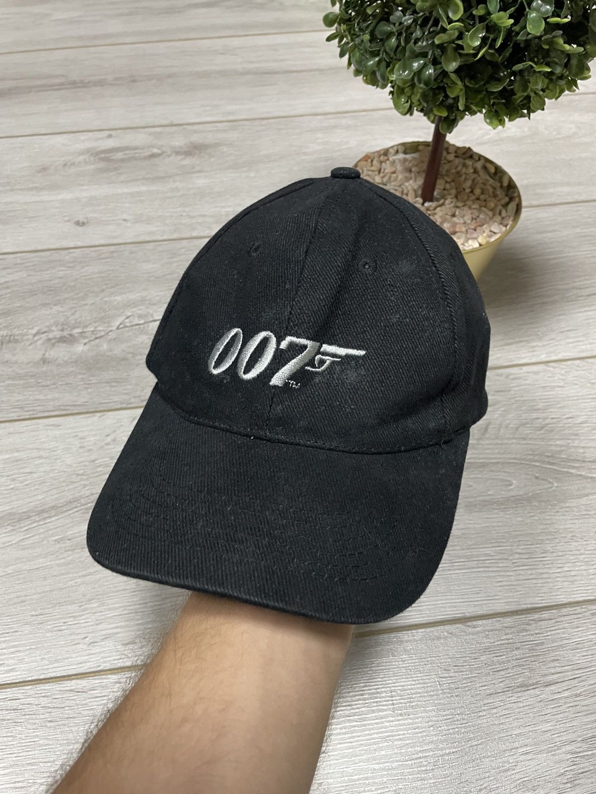 Vintage Bond 007 Ford 2005 Vintage Hat Movie Y2K Cap Size ONE SIZE - 1 Thumbnail