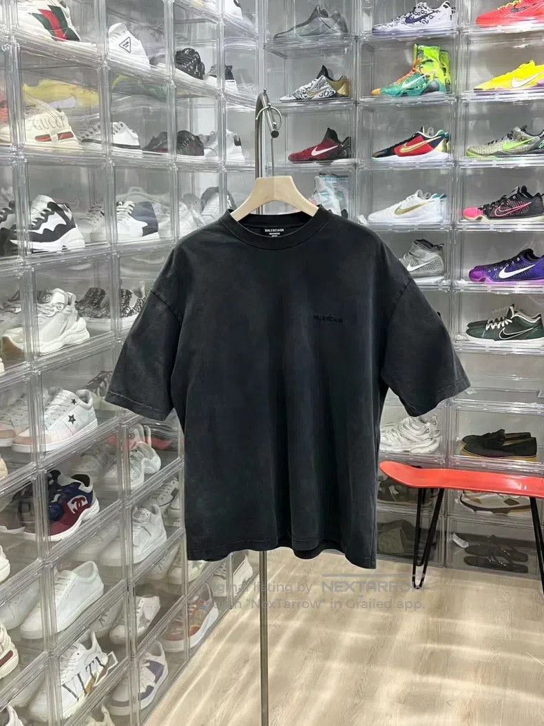 Balenciaga Balenciaga Water-washed grey short-sleeve, size L Size US L / EU 52-54 / 3 - 1 Thumbnail