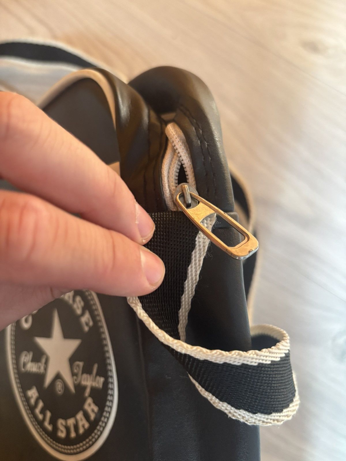 Converse × Japanese Brand × Vintage Vintage 90s Converse logo punk leather shoulder bag Size ONE SIZE - 3 Thumbnail