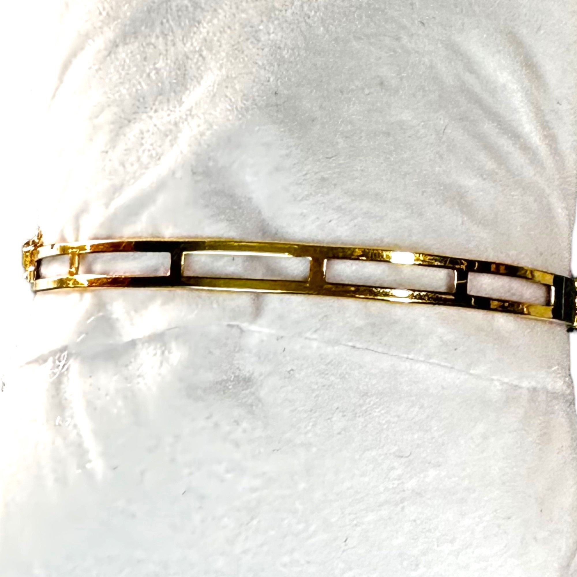 Vintage Elegant Cubic Zirconia Leaf Design Golden Bangle Bracelet Size ONE SIZE - 9 Thumbnail