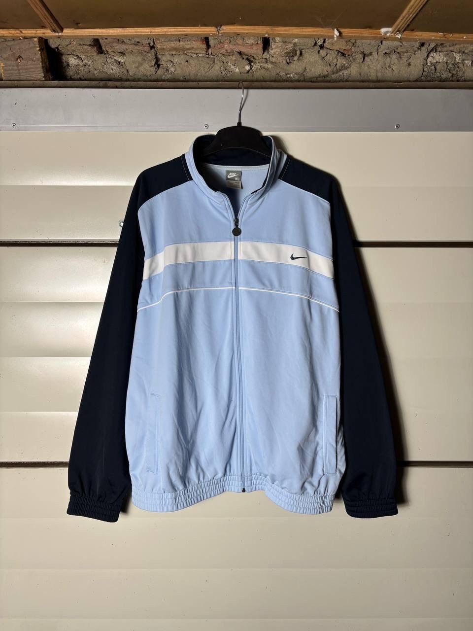 Nike Vintage Nike Truck Jacket Blue & White Y2K Men’s Size XL Size US XL / EU 56 / 4 - 1 Thumbnail