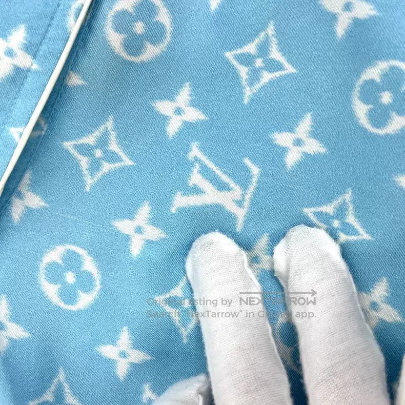 Louis Vuitton Louis Vuitton Blue logo presbyopic printed mulberry silk l Size S / US 4 / IT 40 - 9 Thumbnail