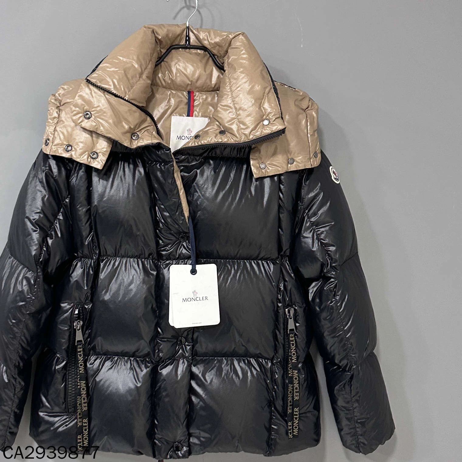 Moncler Moncler Parana black and gold down coat size 1 Size S / US 4 / IT 40 - 2 Thumbnail
