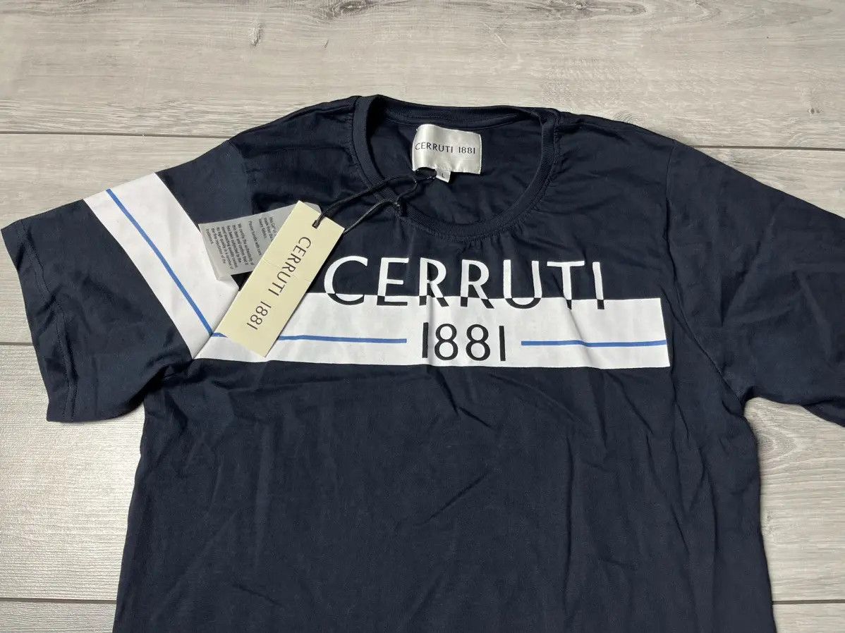 Cerruti 1881 Cerruti 1881 T-shirt box logo size Large Size US L / EU 52-54 / 3 - 3 Thumbnail