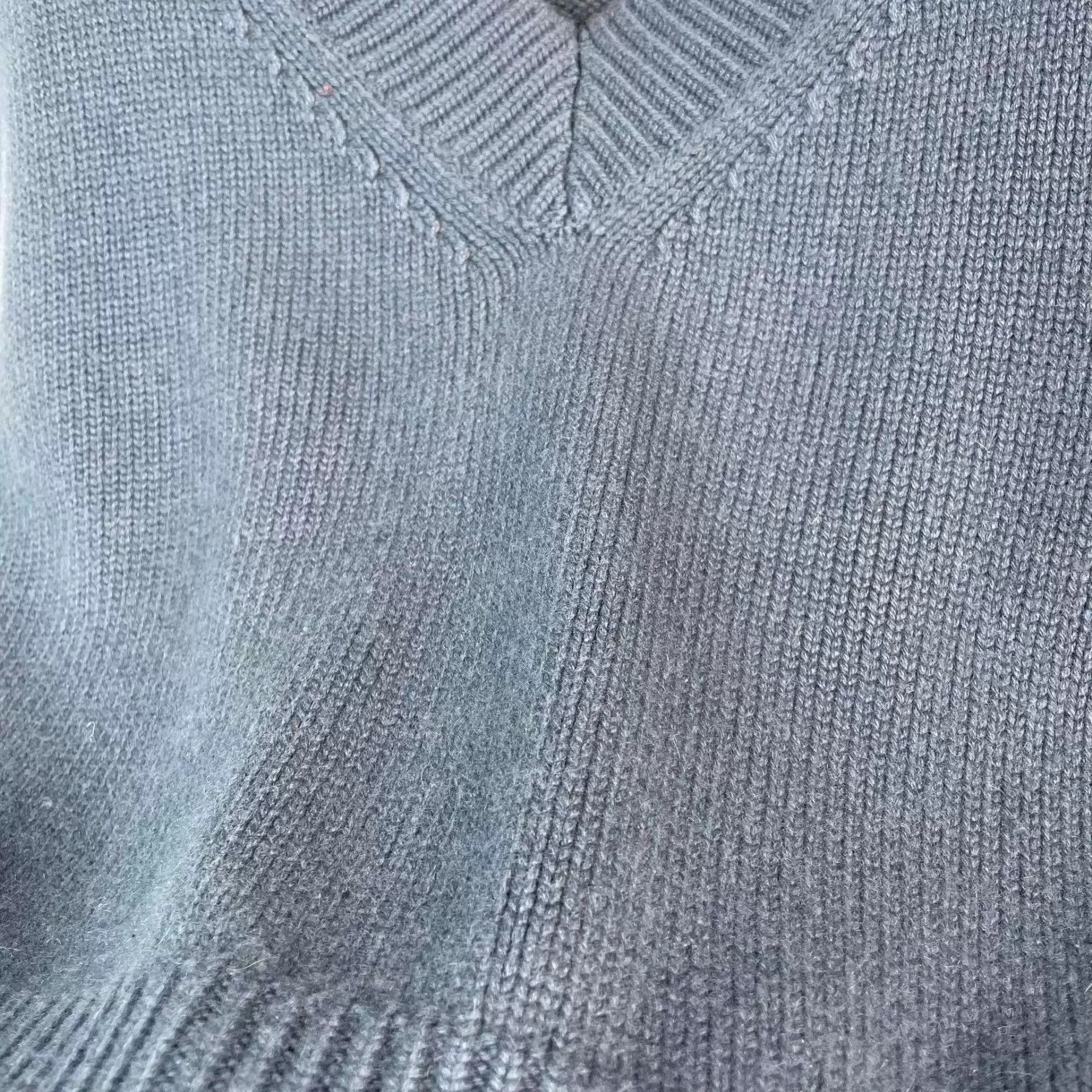 Celine Celine cashmere knit V-neck sweater XS blue 95 New Size XS / US 0-2 / IT 36-38 - 7 Thumbnail
