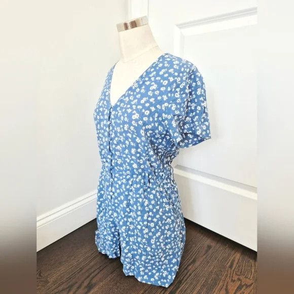 Rails Sophia Blue Daisies Short Slv V-neck Button-Up Romper Floral Size 27" / US 4 / IT 40 - 10 Thumbnail