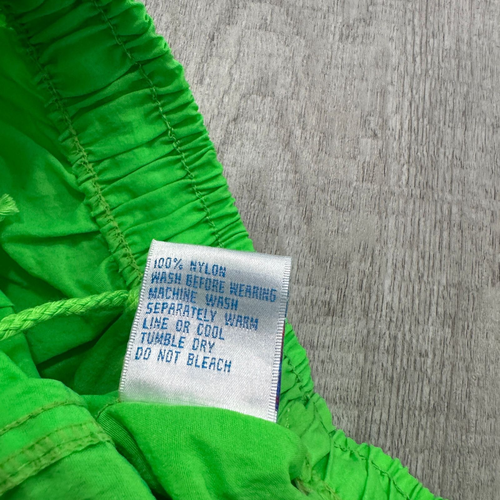 Vintage NEW Vintage USA Sport Surf Shorts Mens Small Green 80s Size US 26 / EU 42 - 8 Thumbnail